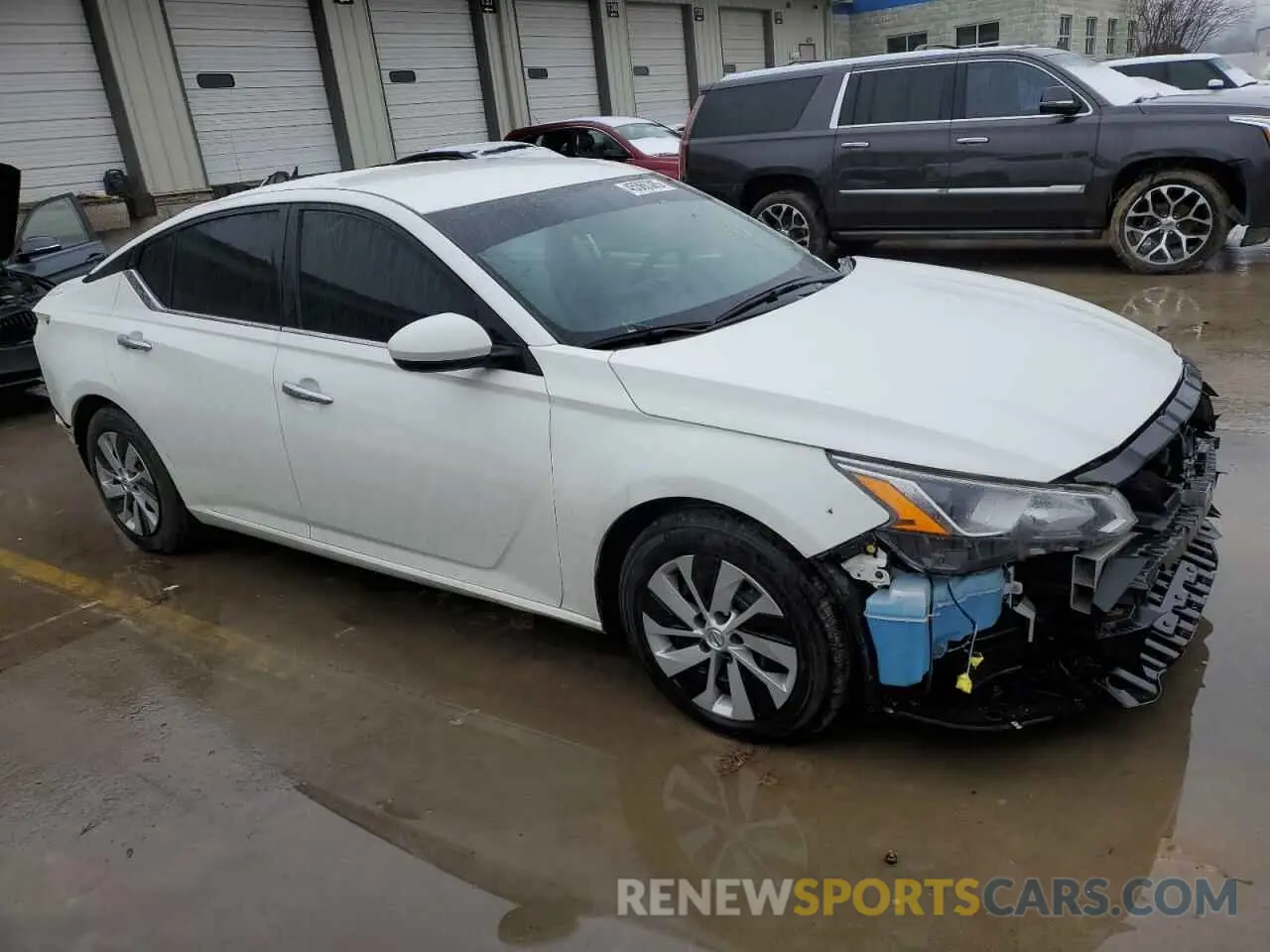 4 Photograph of a damaged car 1N4BL4BV0LC248595 NISSAN ALTIMA 2020