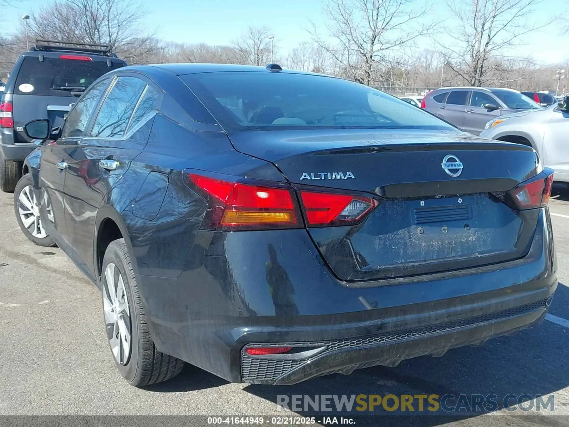 3 Photograph of a damaged car 1N4BL4BV0LC255658 NISSAN ALTIMA 2020