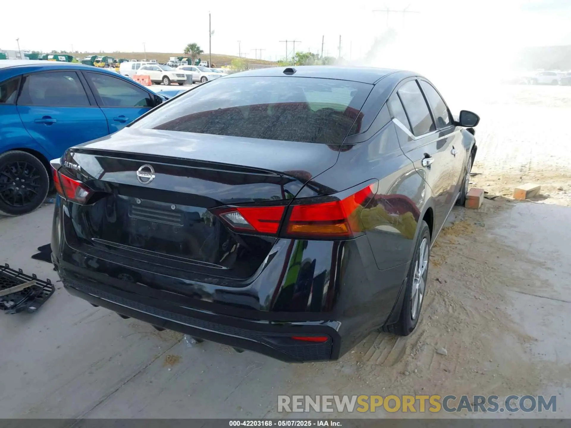 4 Photograph of a damaged car 1N4BL4BV0LC263355 NISSAN ALTIMA 2020