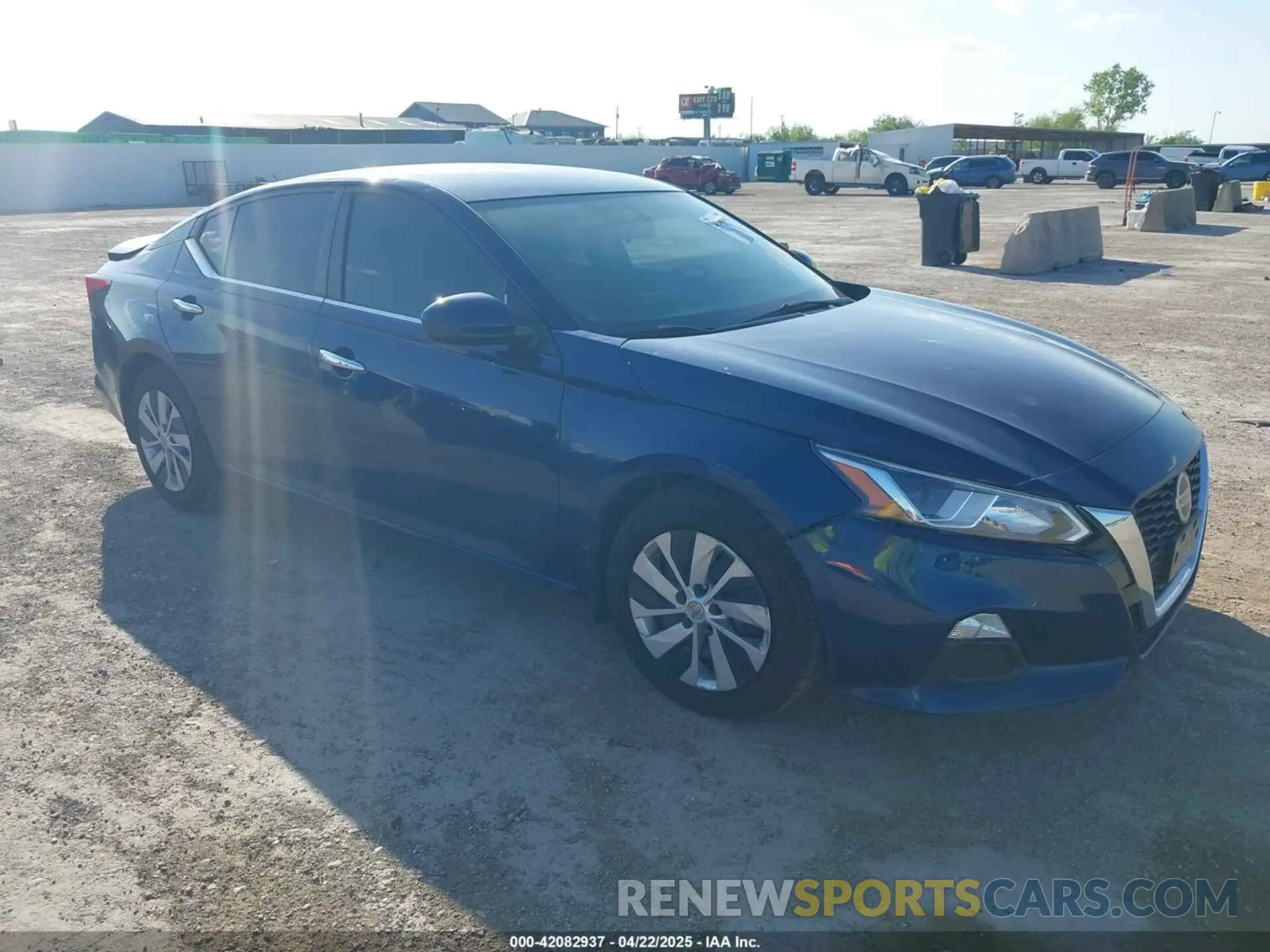 1 Photograph of a damaged car 1N4BL4BV0LN313160 NISSAN ALTIMA 2020