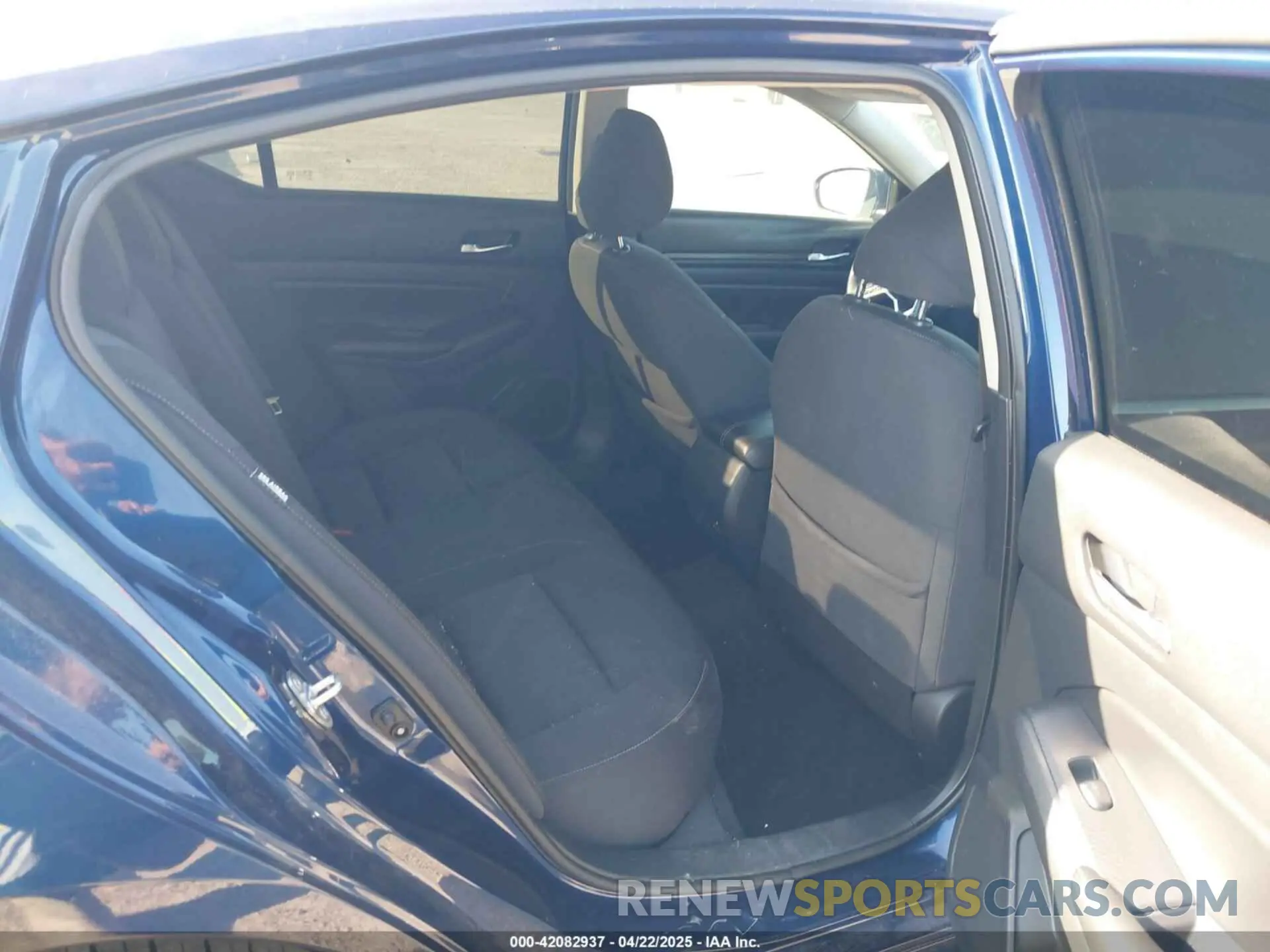 8 Photograph of a damaged car 1N4BL4BV0LN313160 NISSAN ALTIMA 2020