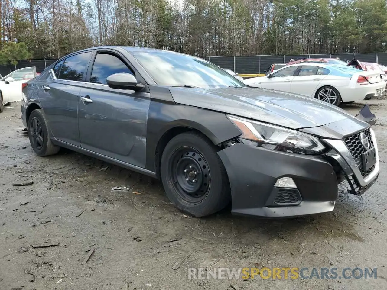 4 Photograph of a damaged car 1N4BL4BV1LC132404 NISSAN ALTIMA 2020