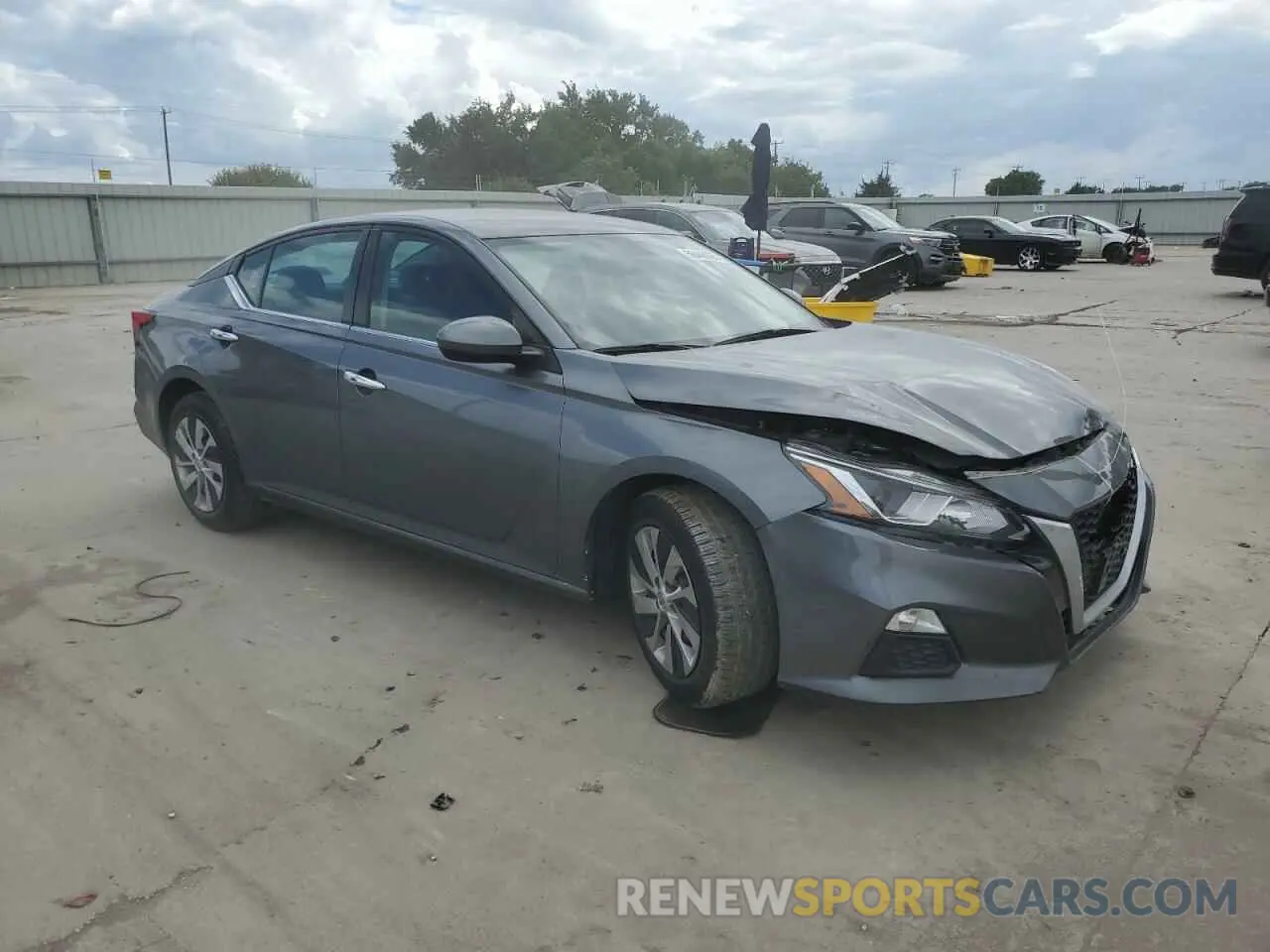 4 Photograph of a damaged car 1N4BL4BV1LC140762 NISSAN ALTIMA 2020