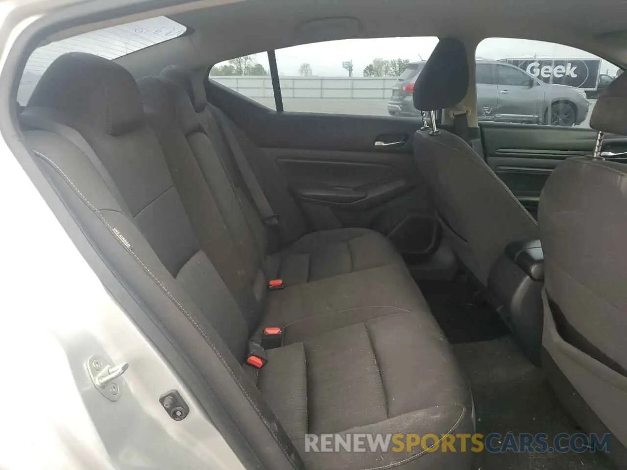 10 Photograph of a damaged car 1N4BL4BV1LC143645 NISSAN ALTIMA 2020