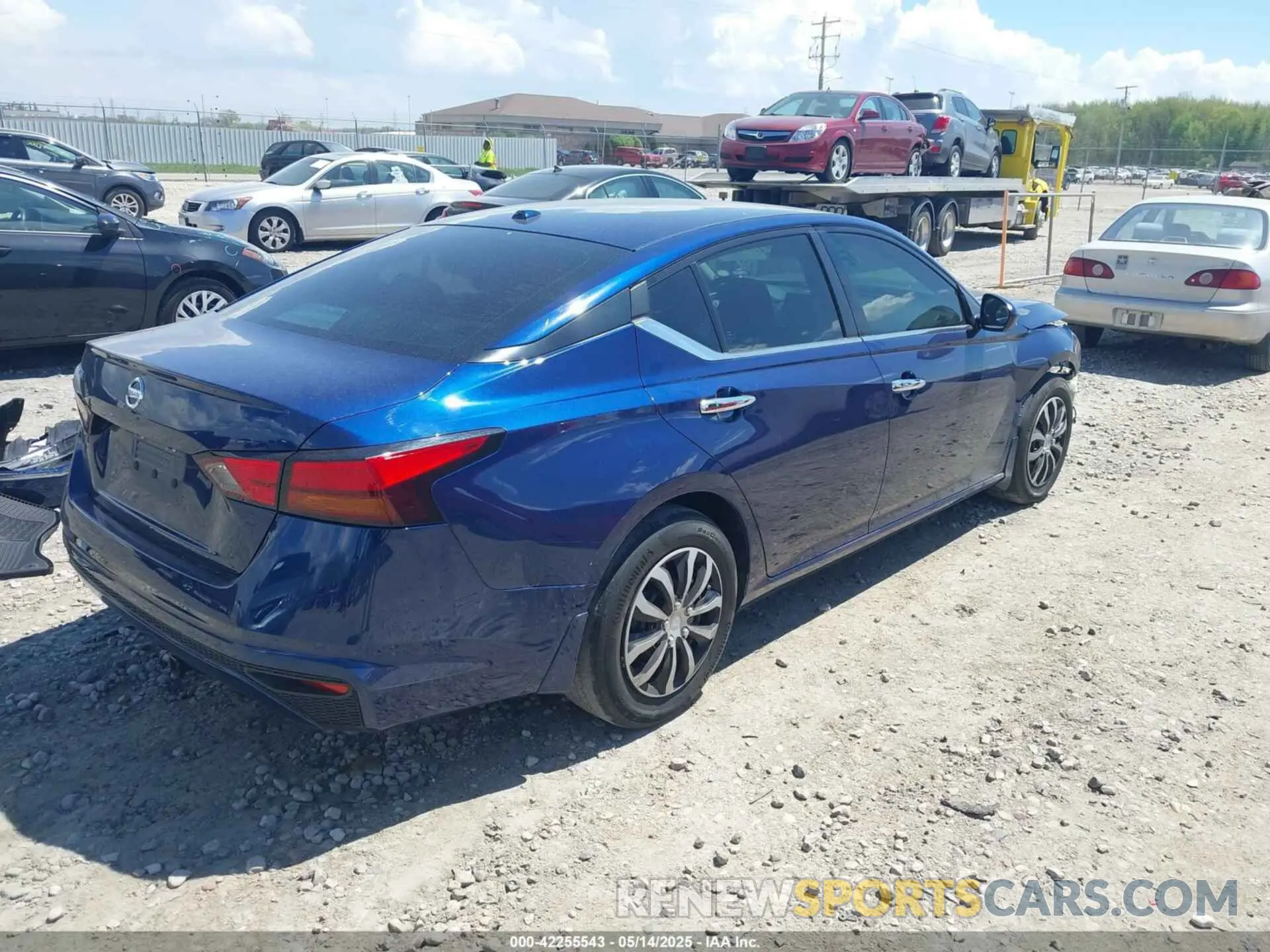 4 Photograph of a damaged car 1N4BL4BV1LC146786 NISSAN ALTIMA 2020