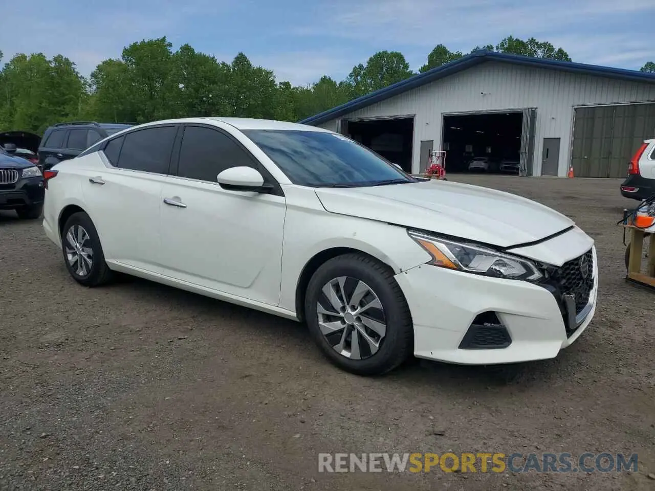 4 Photograph of a damaged car 1N4BL4BV1LC151311 NISSAN ALTIMA 2020
