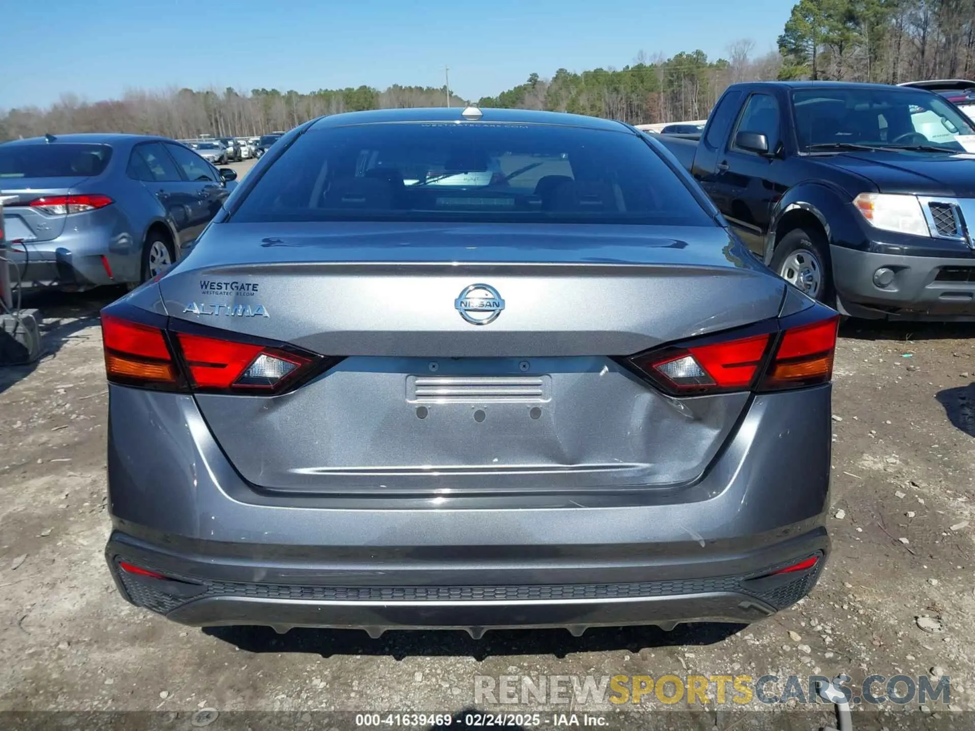 17 Photograph of a damaged car 1N4BL4BV1LC166472 NISSAN ALTIMA 2020