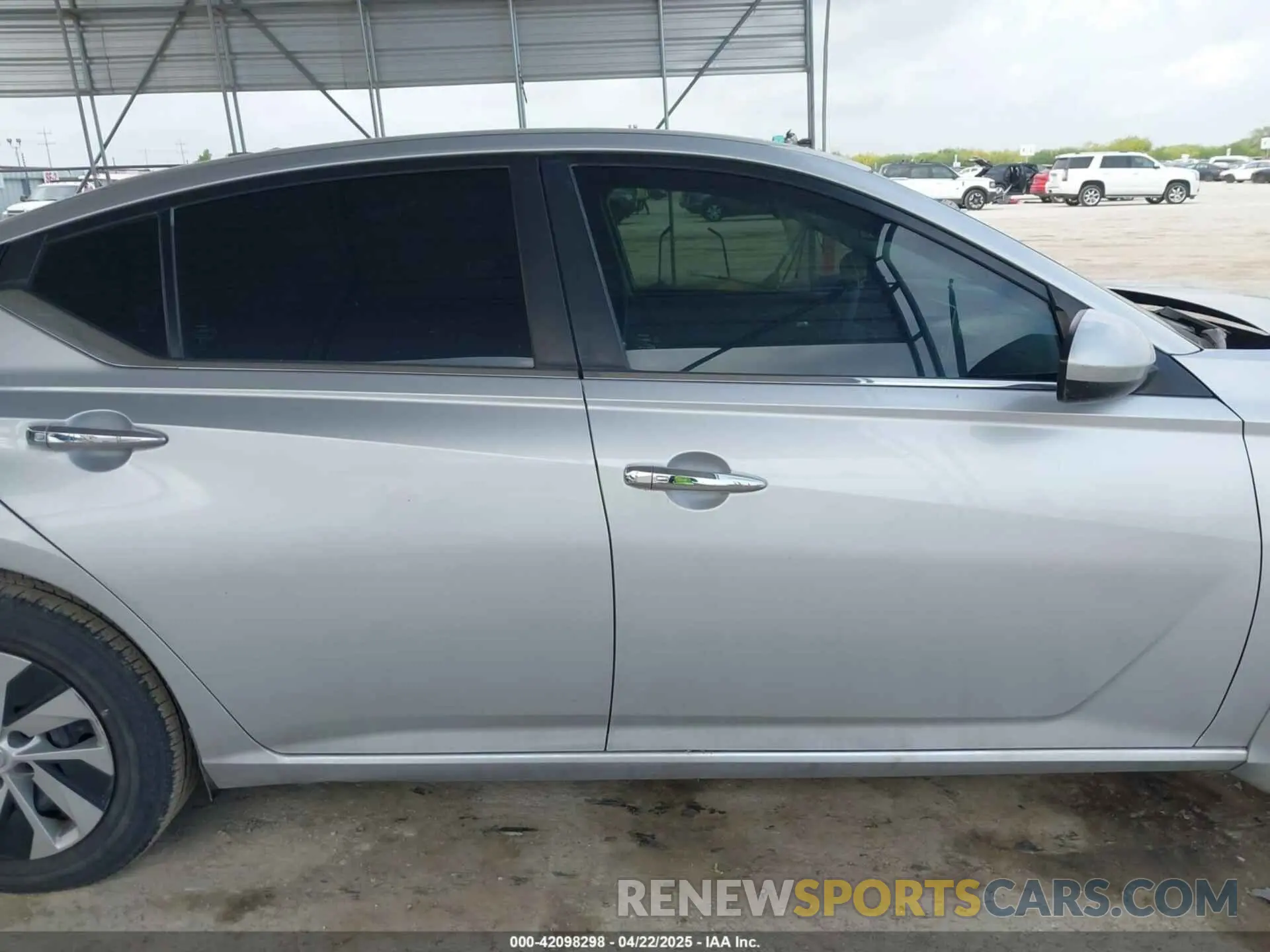 13 Photograph of a damaged car 1N4BL4BV1LC174085 NISSAN ALTIMA 2020