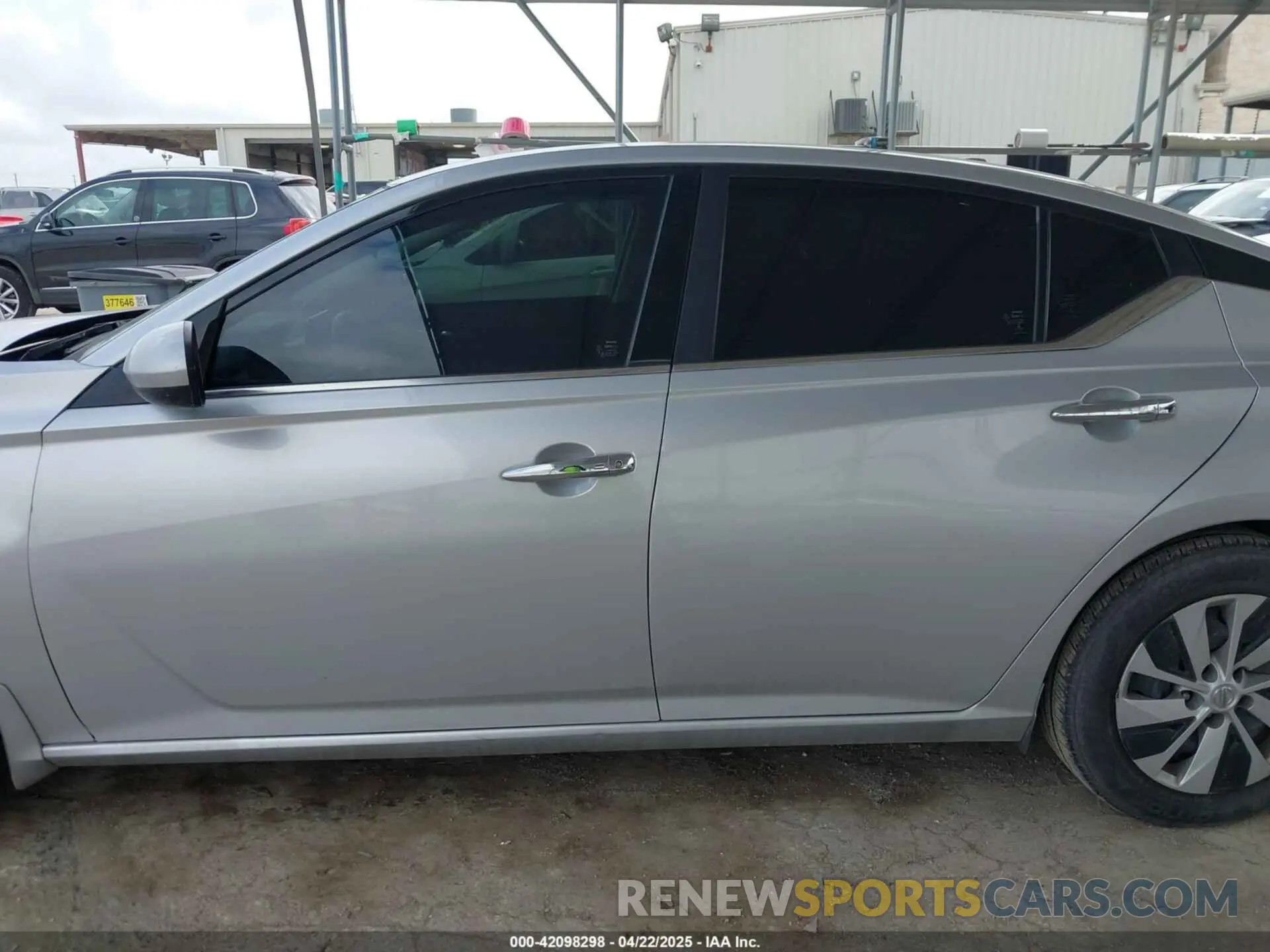 14 Photograph of a damaged car 1N4BL4BV1LC174085 NISSAN ALTIMA 2020