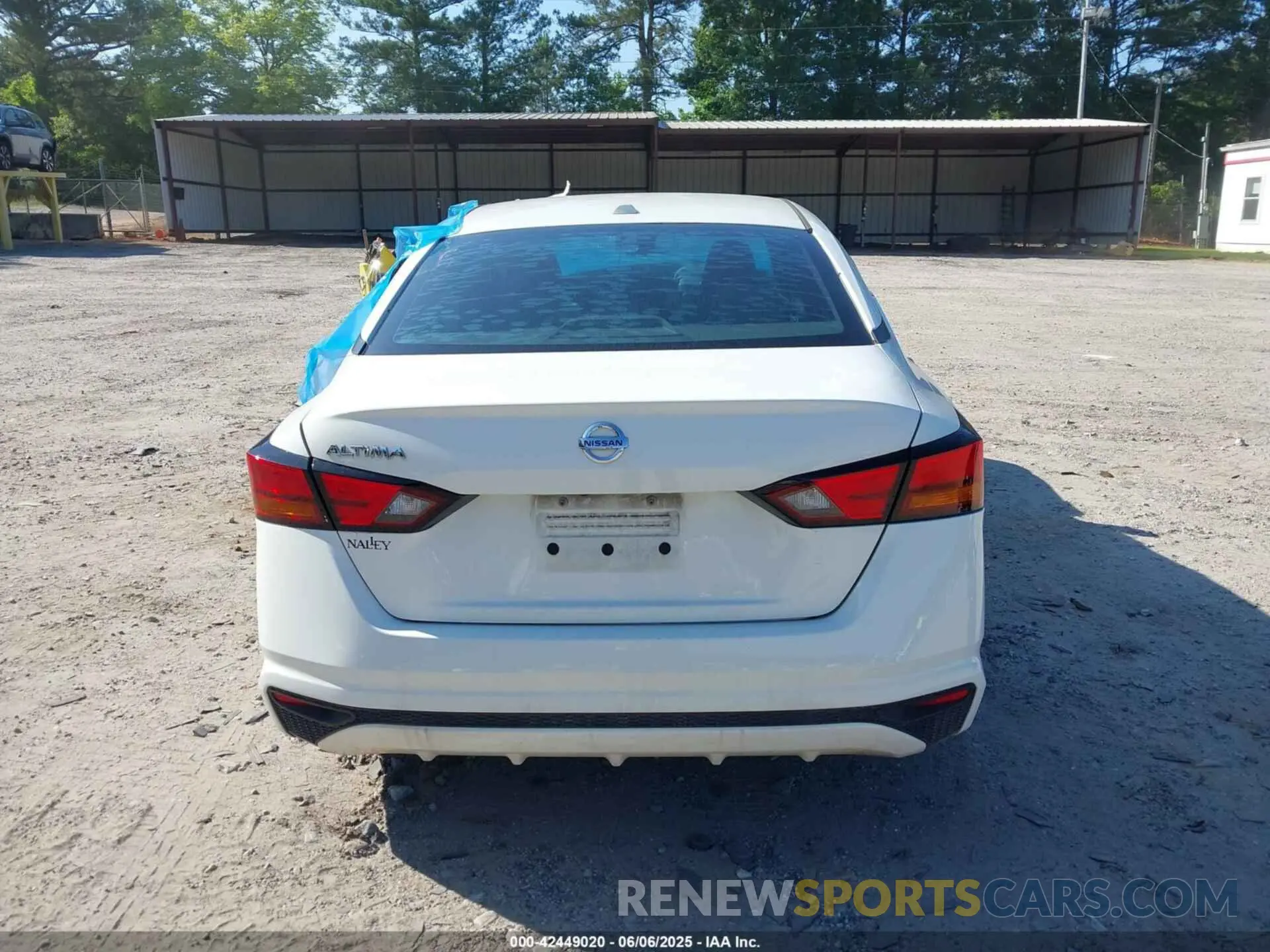 15 Photograph of a damaged car 1N4BL4BV1LC175379 NISSAN ALTIMA 2020