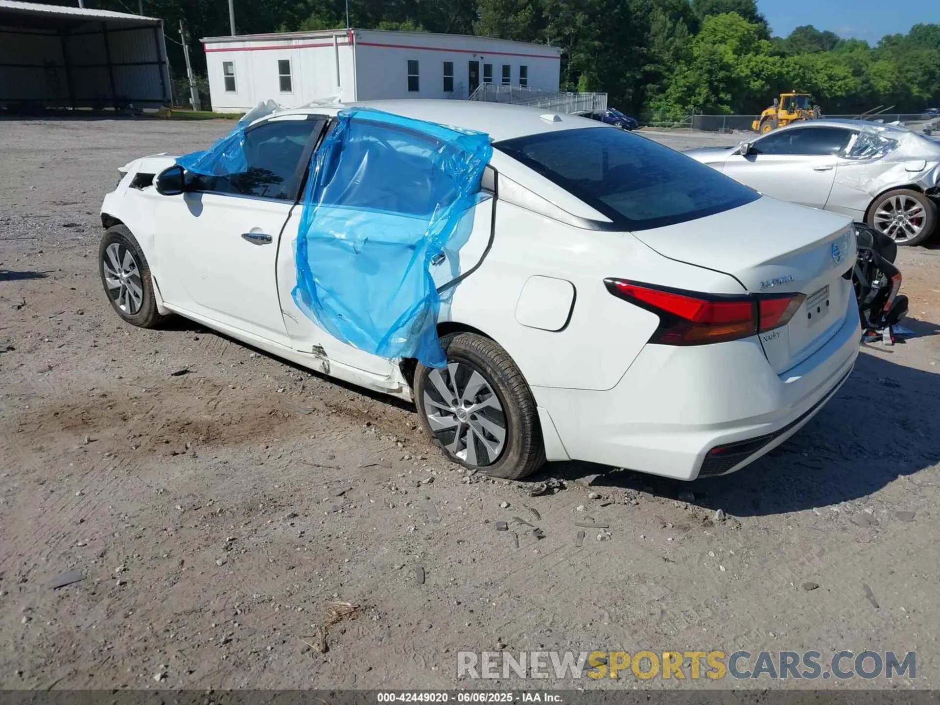 3 Photograph of a damaged car 1N4BL4BV1LC175379 NISSAN ALTIMA 2020