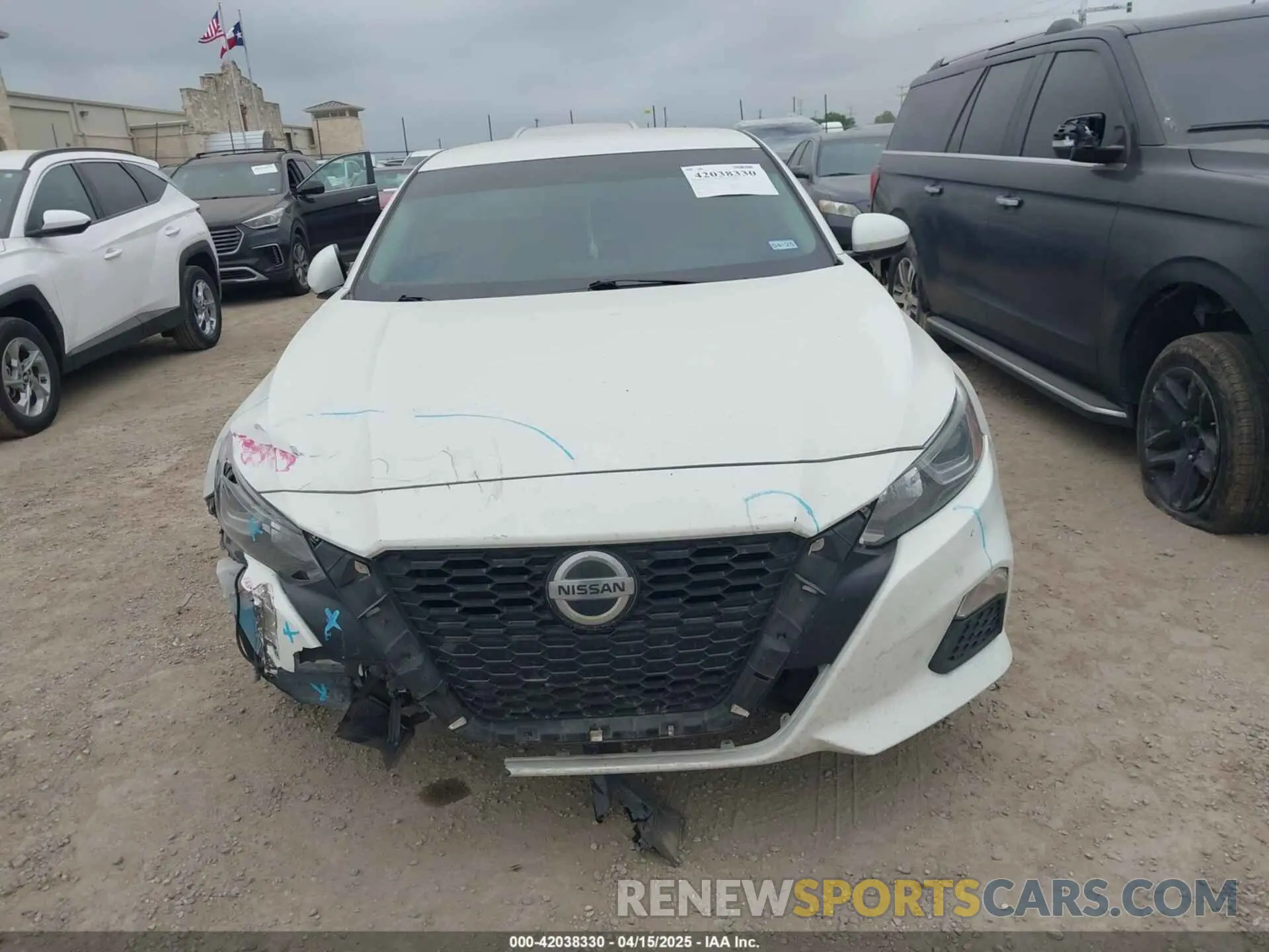 13 Photograph of a damaged car 1N4BL4BV1LC216268 NISSAN ALTIMA 2020