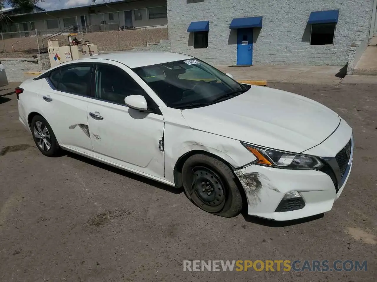 4 Photograph of a damaged car 1N4BL4BV1LC218005 NISSAN ALTIMA 2020