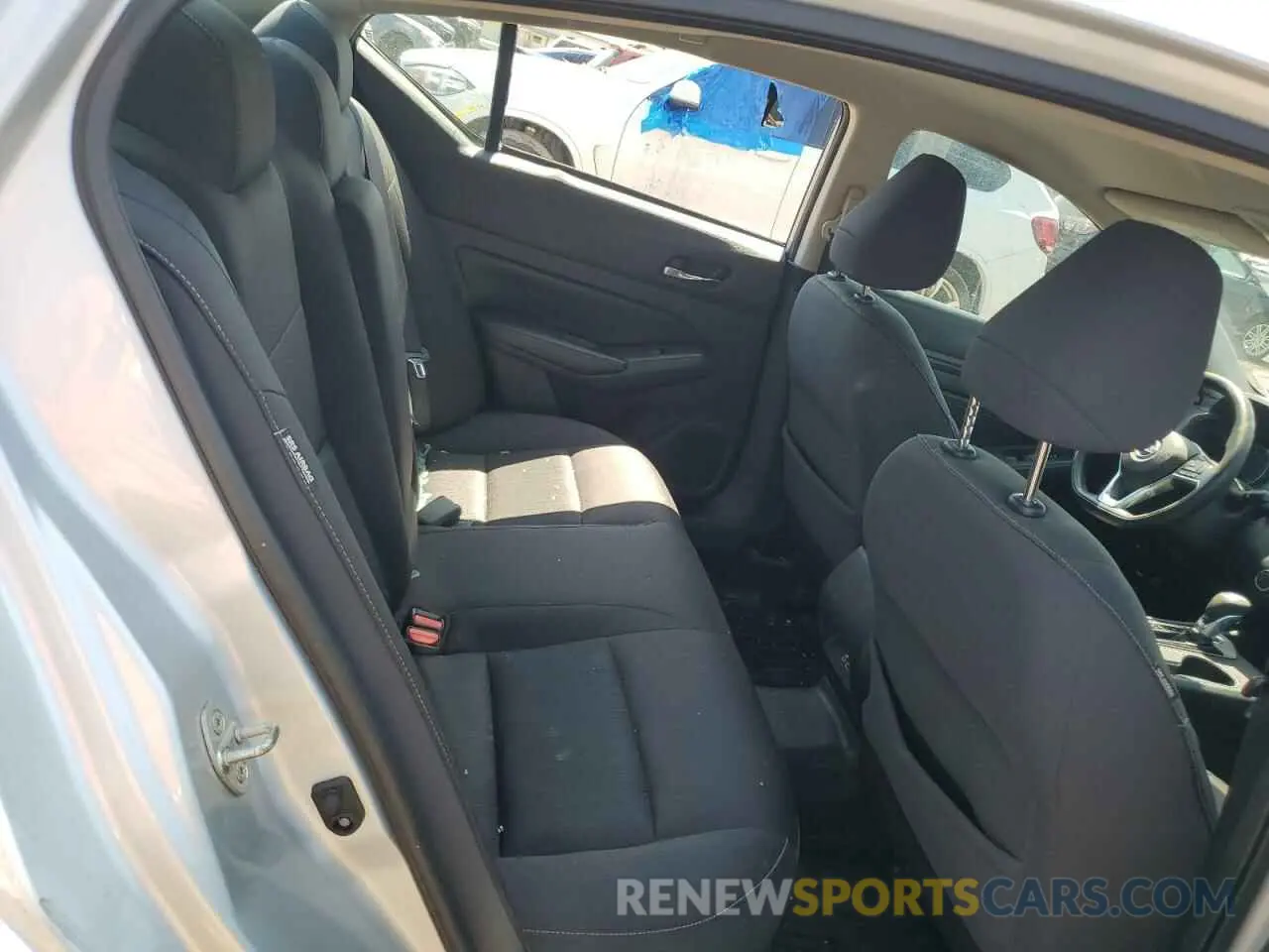 10 Photograph of a damaged car 1N4BL4BV1LC242935 NISSAN ALTIMA 2020