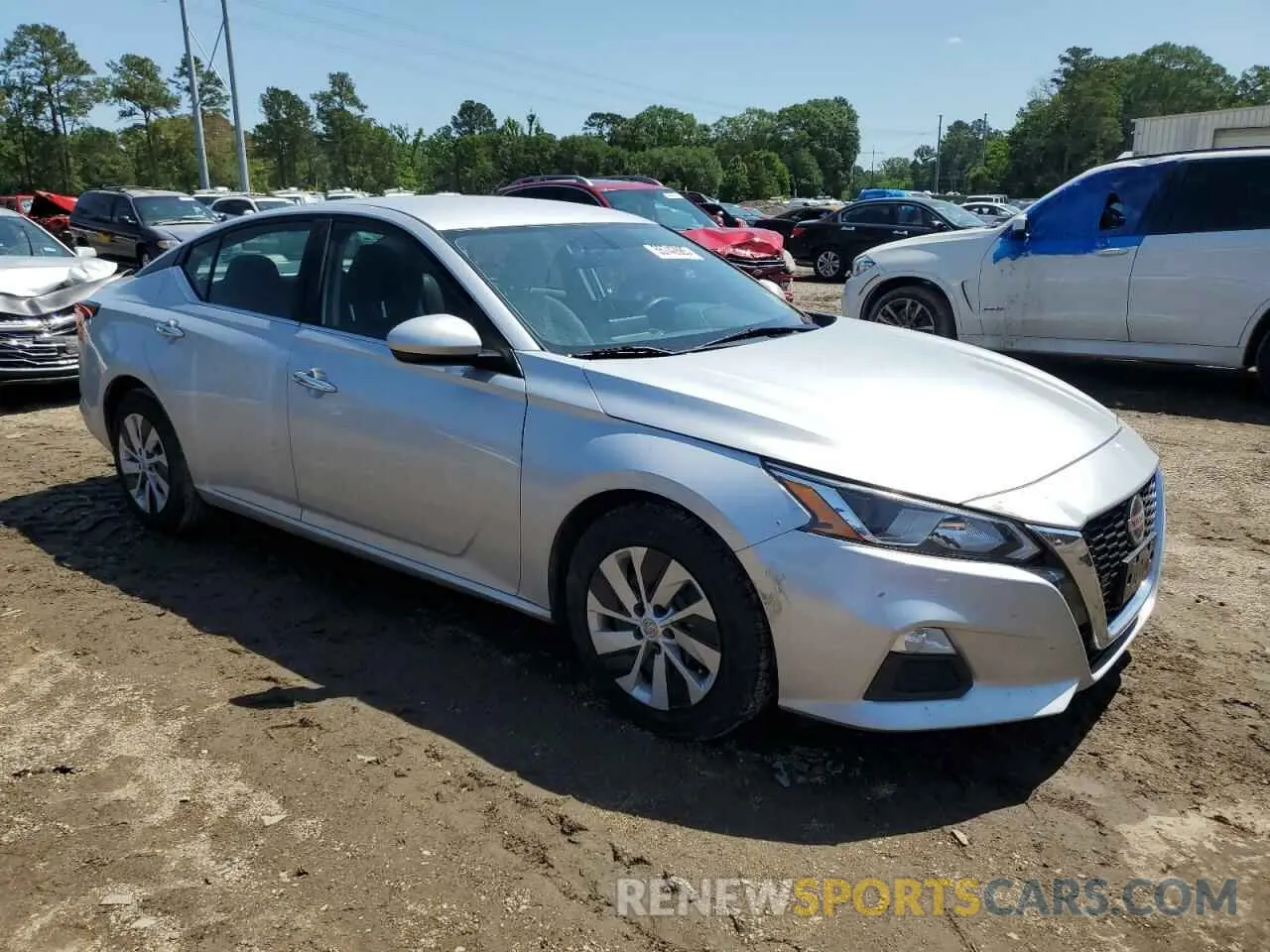 4 Photograph of a damaged car 1N4BL4BV1LC242935 NISSAN ALTIMA 2020