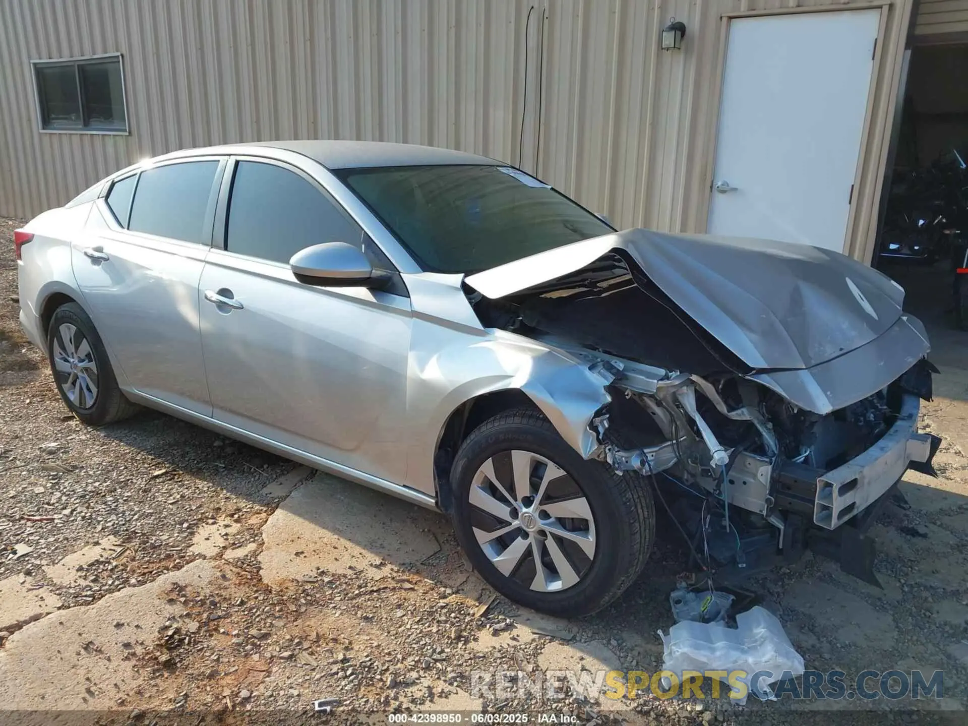 1 Photograph of a damaged car 1N4BL4BV1LC246578 NISSAN ALTIMA 2020