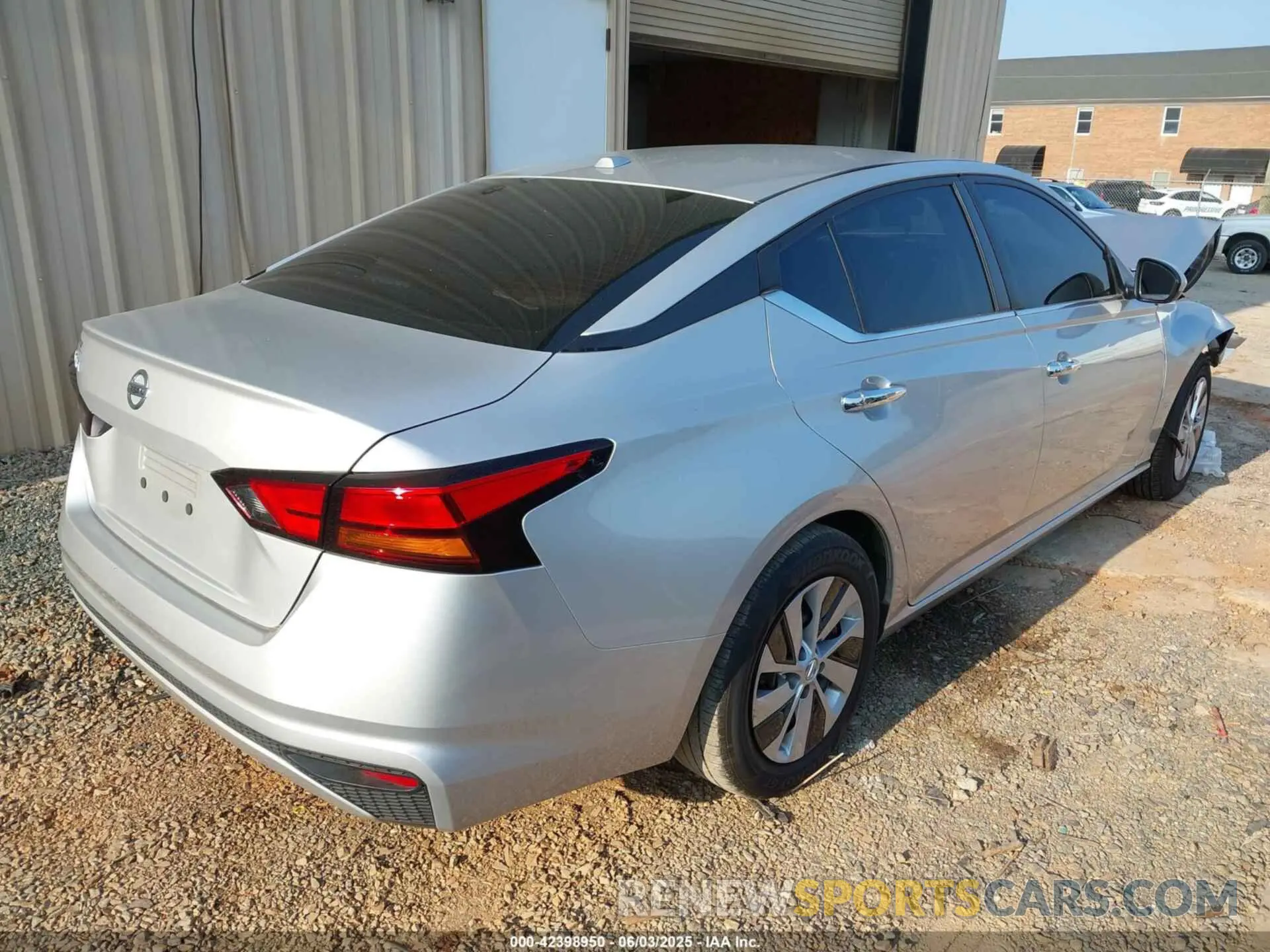 4 Photograph of a damaged car 1N4BL4BV1LC246578 NISSAN ALTIMA 2020