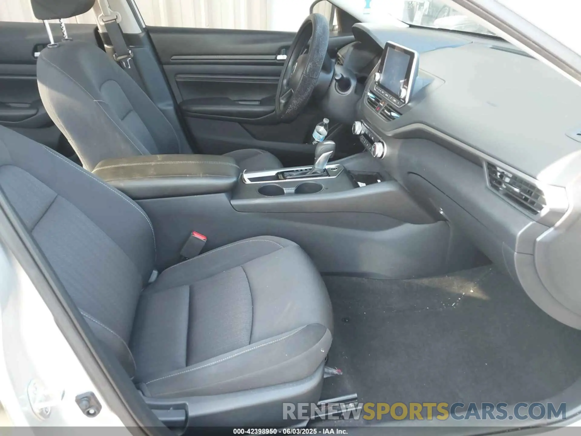 5 Photograph of a damaged car 1N4BL4BV1LC246578 NISSAN ALTIMA 2020