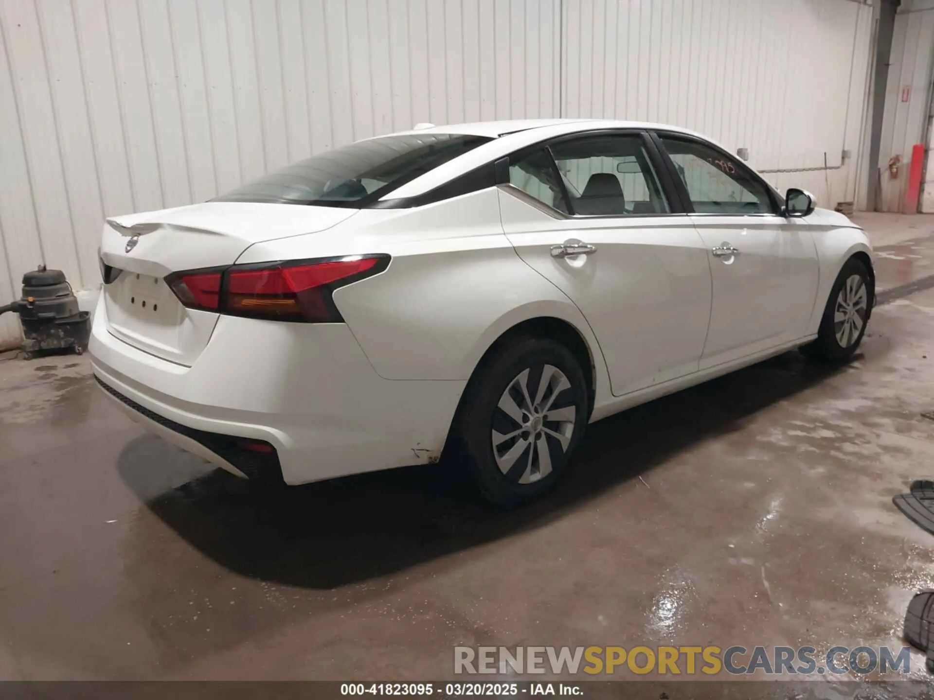 4 Photograph of a damaged car 1N4BL4BV1LC249402 NISSAN ALTIMA 2020