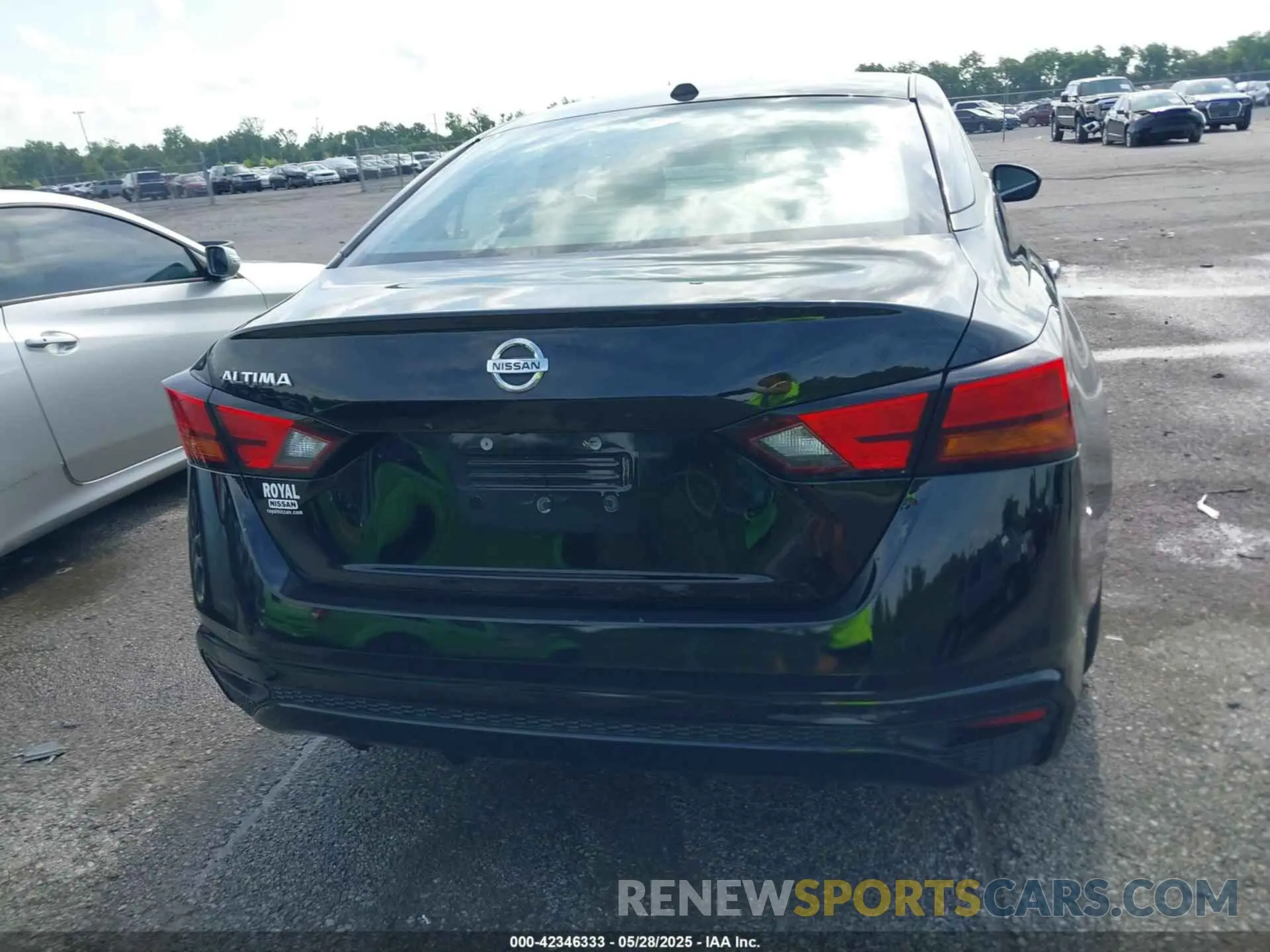 17 Photograph of a damaged car 1N4BL4BV1LC275286 NISSAN ALTIMA 2020