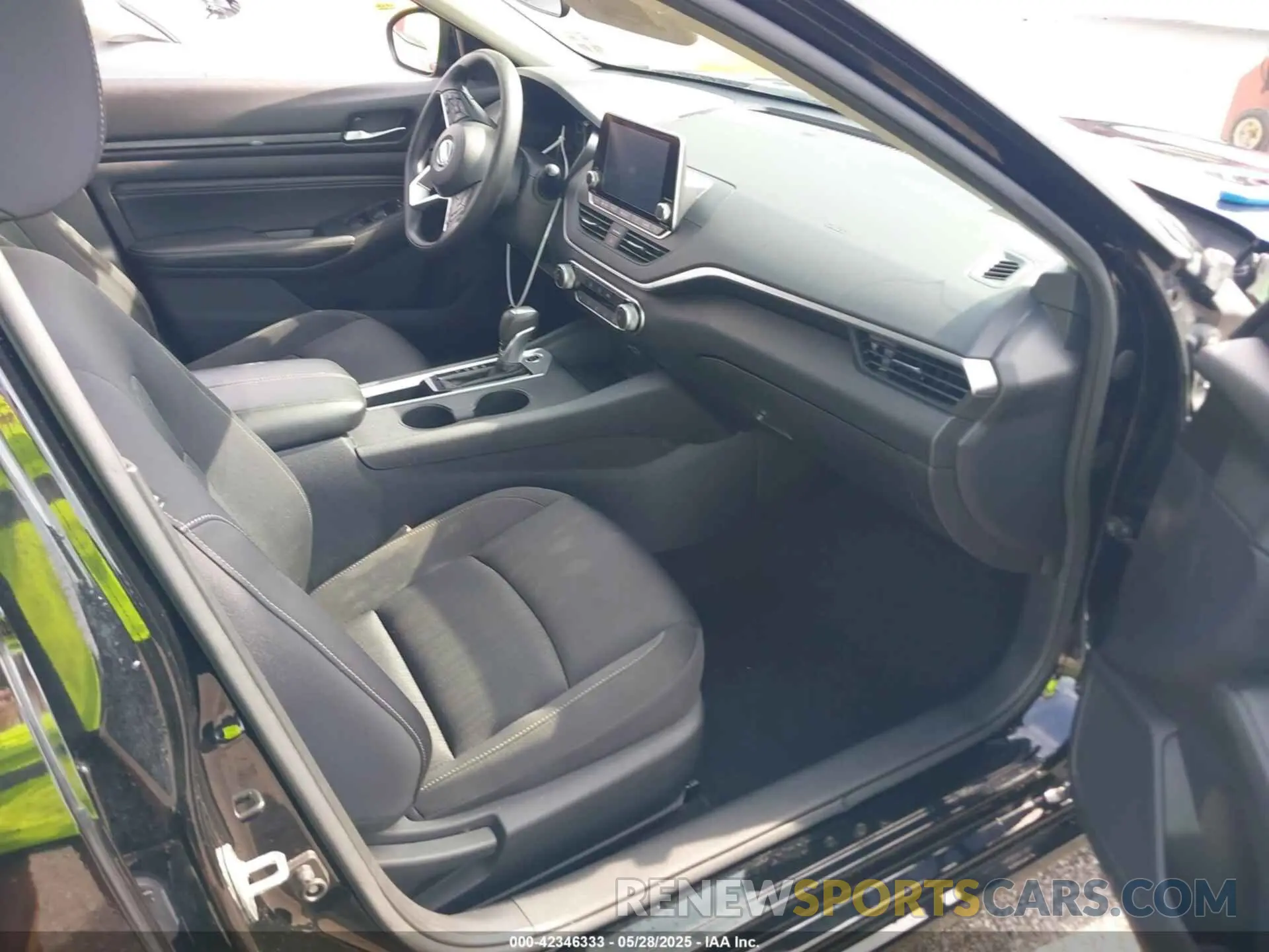 5 Photograph of a damaged car 1N4BL4BV1LC275286 NISSAN ALTIMA 2020