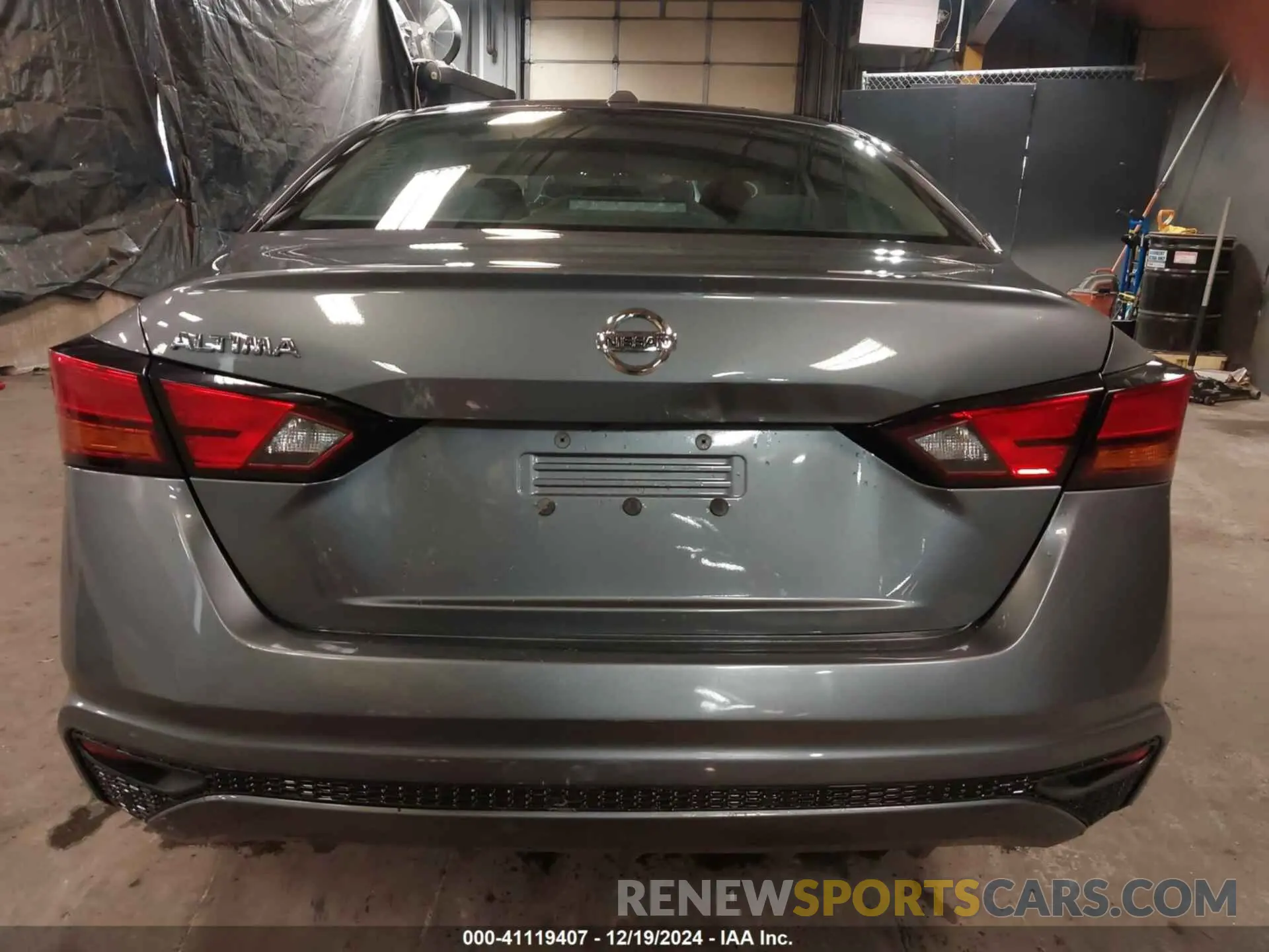 17 Photograph of a damaged car 1N4BL4BV1LN321042 NISSAN ALTIMA 2020