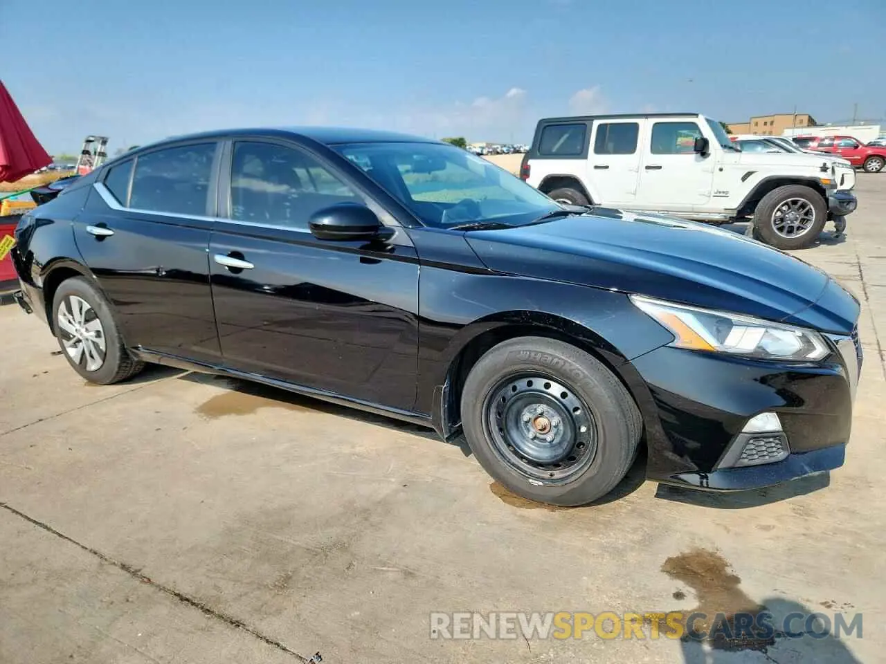 4 Photograph of a damaged car 1N4BL4BV2LC115563 NISSAN ALTIMA 2020