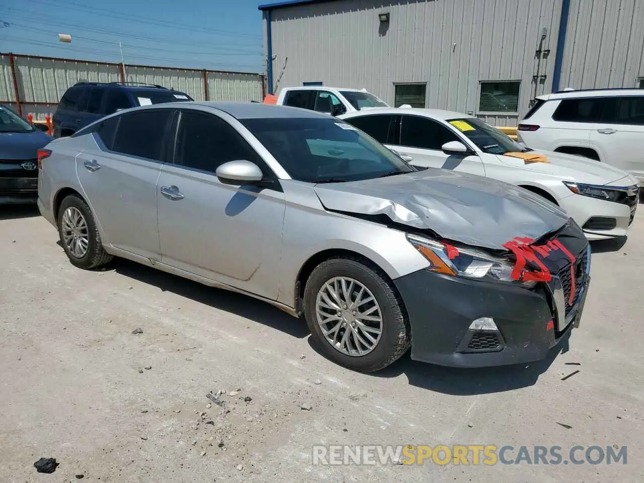 4 Photograph of a damaged car 1N4BL4BV2LC127308 NISSAN ALTIMA 2020