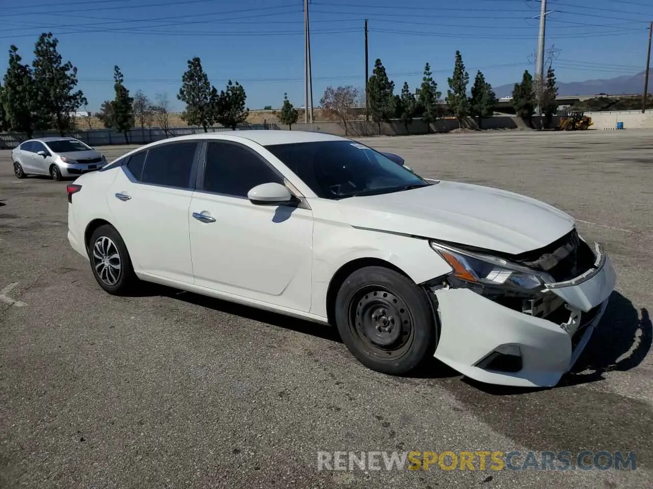 4 Photograph of a damaged car 1N4BL4BV2LC133237 NISSAN ALTIMA 2020