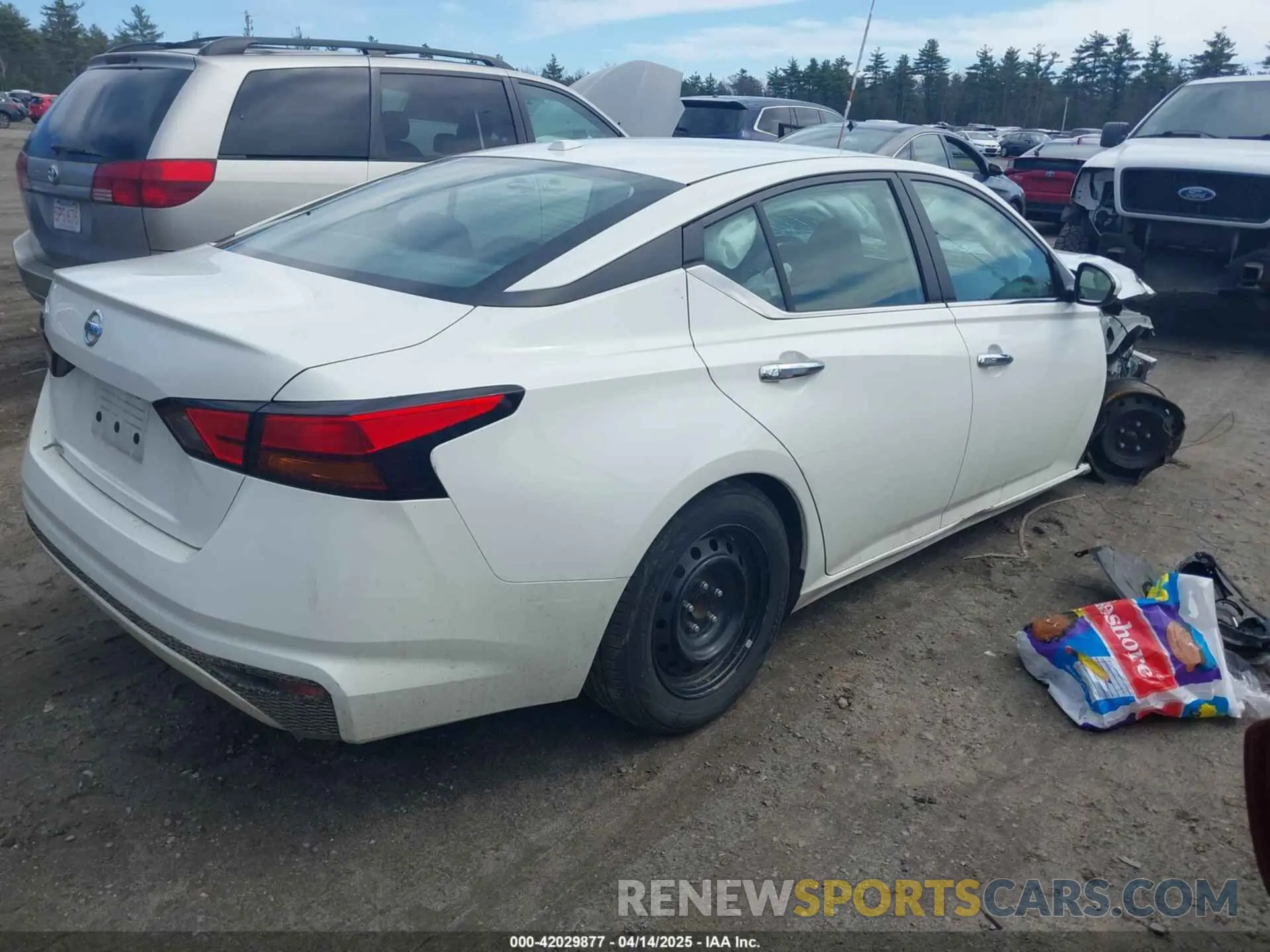 4 Photograph of a damaged car 1N4BL4BV2LC134940 NISSAN ALTIMA 2020
