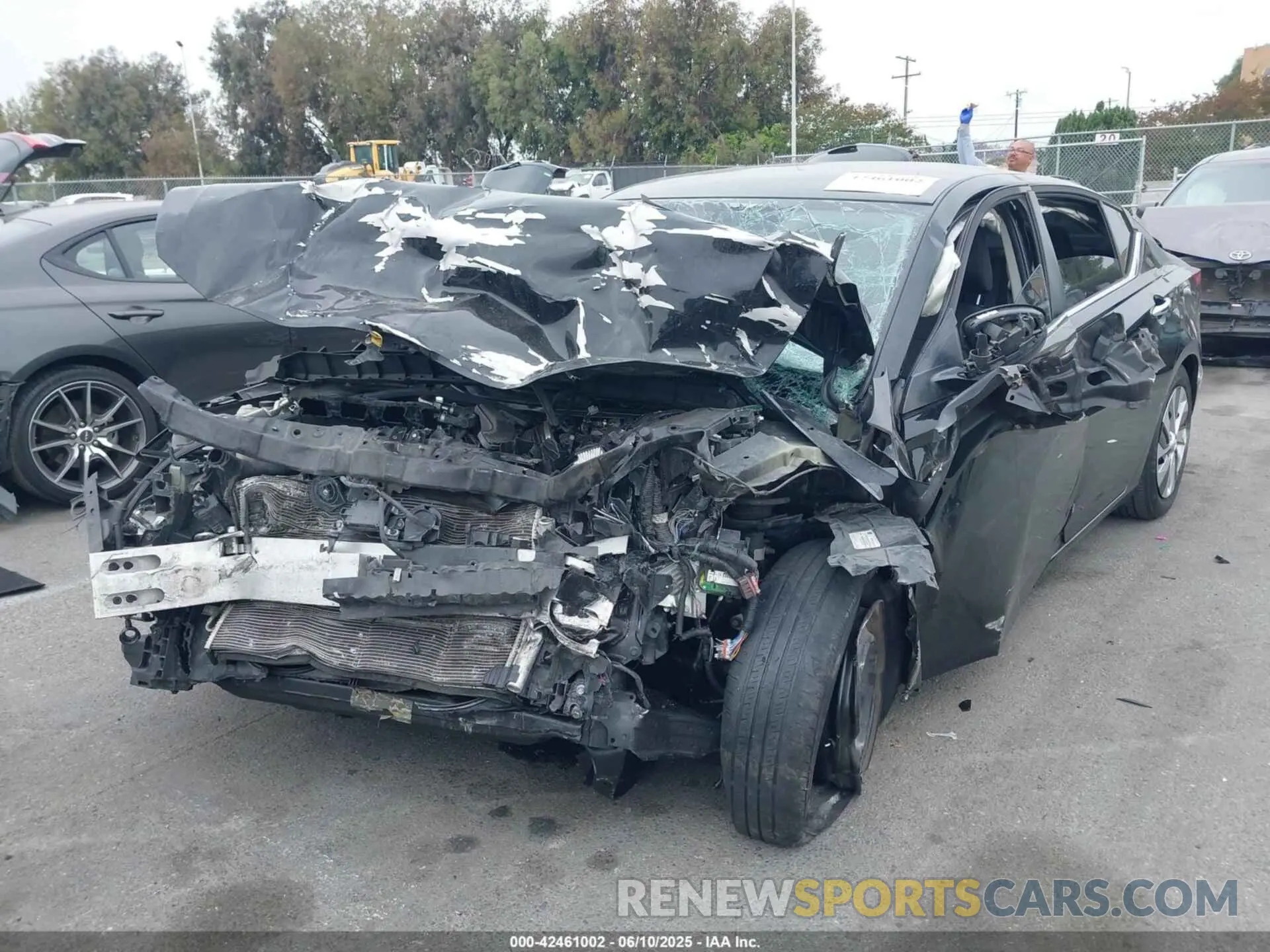 2 Photograph of a damaged car 1N4BL4BV2LC204243 NISSAN ALTIMA 2020