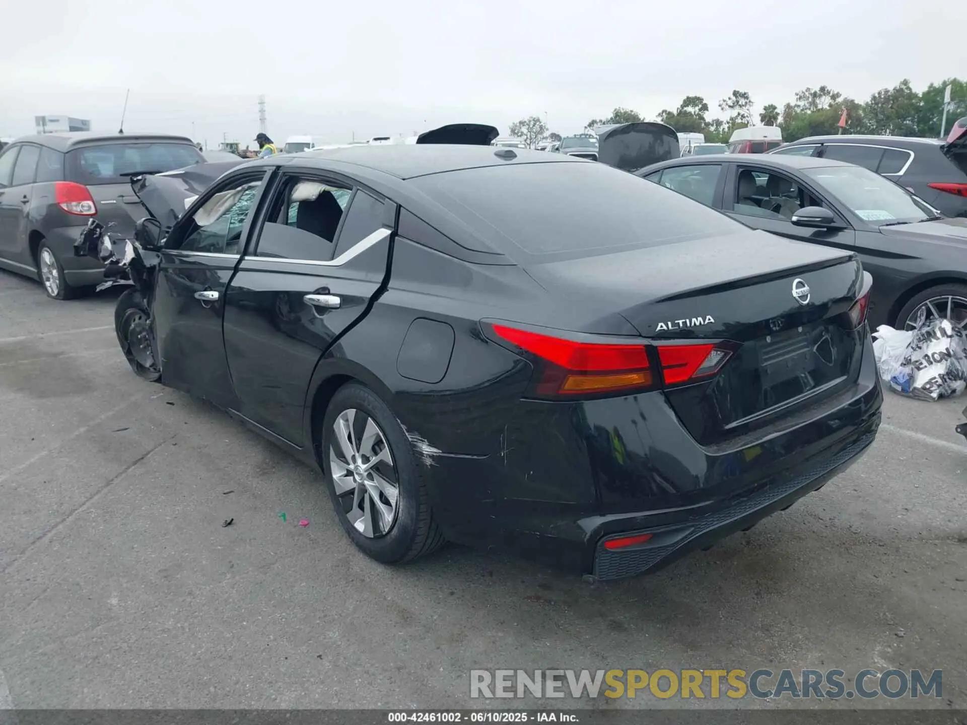 3 Photograph of a damaged car 1N4BL4BV2LC204243 NISSAN ALTIMA 2020