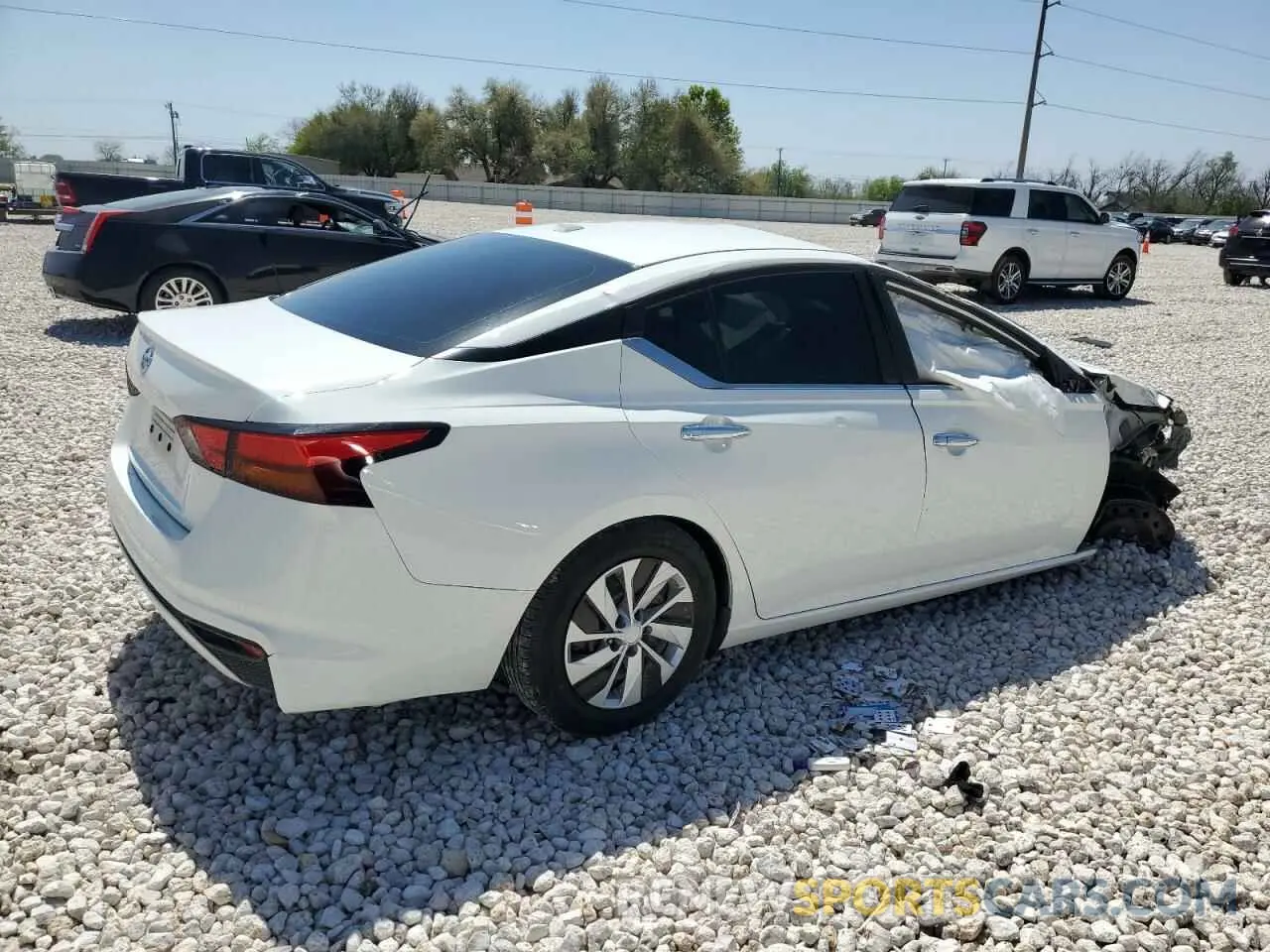 3 Photograph of a damaged car 1N4BL4BV2LC211077 NISSAN ALTIMA 2020