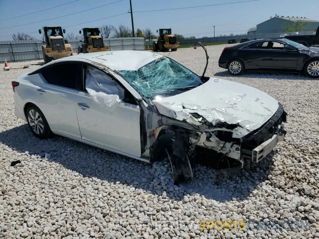 4 Photograph of a damaged car 1N4BL4BV2LC211077 NISSAN ALTIMA 2020