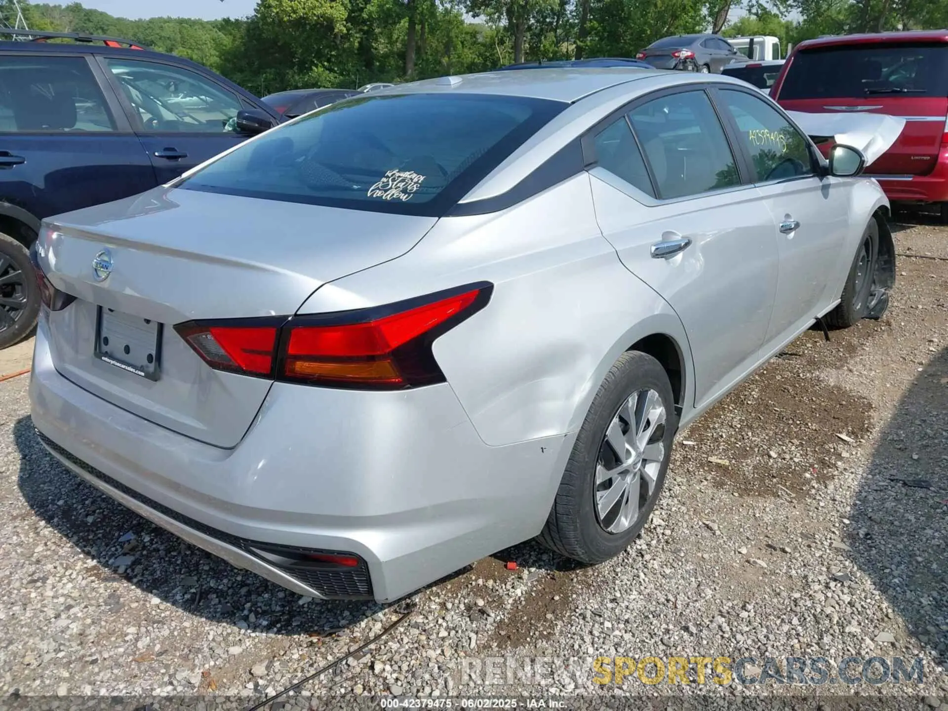 4 Photograph of a damaged car 1N4BL4BV2LC211354 NISSAN ALTIMA 2020