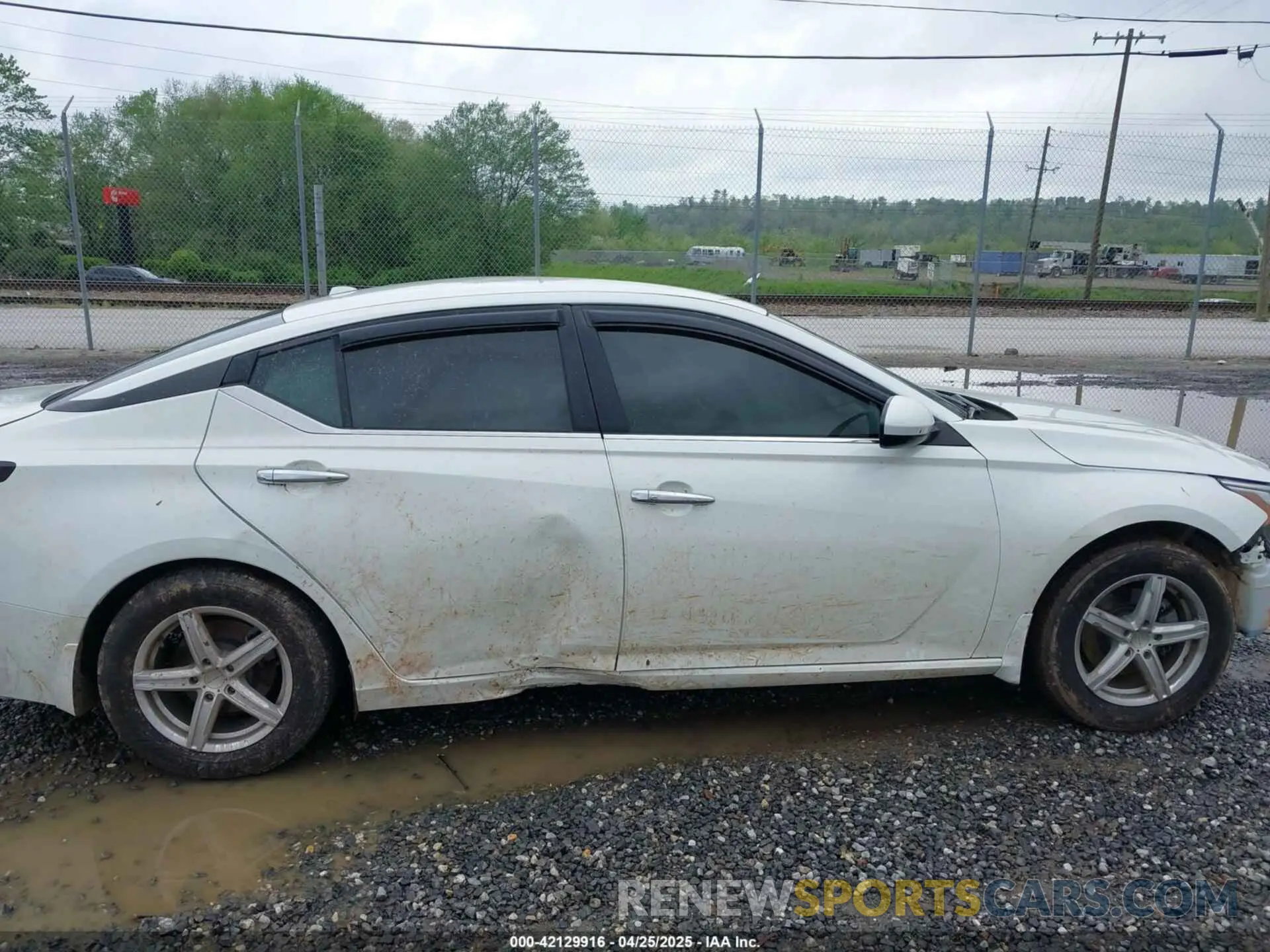 14 Photograph of a damaged car 1N4BL4BV2LC230065 NISSAN ALTIMA 2020