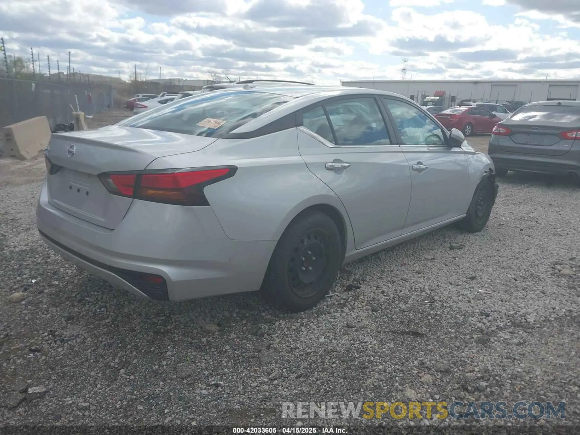 4 Photograph of a damaged car 1N4BL4BV2LC248551 NISSAN ALTIMA 2020