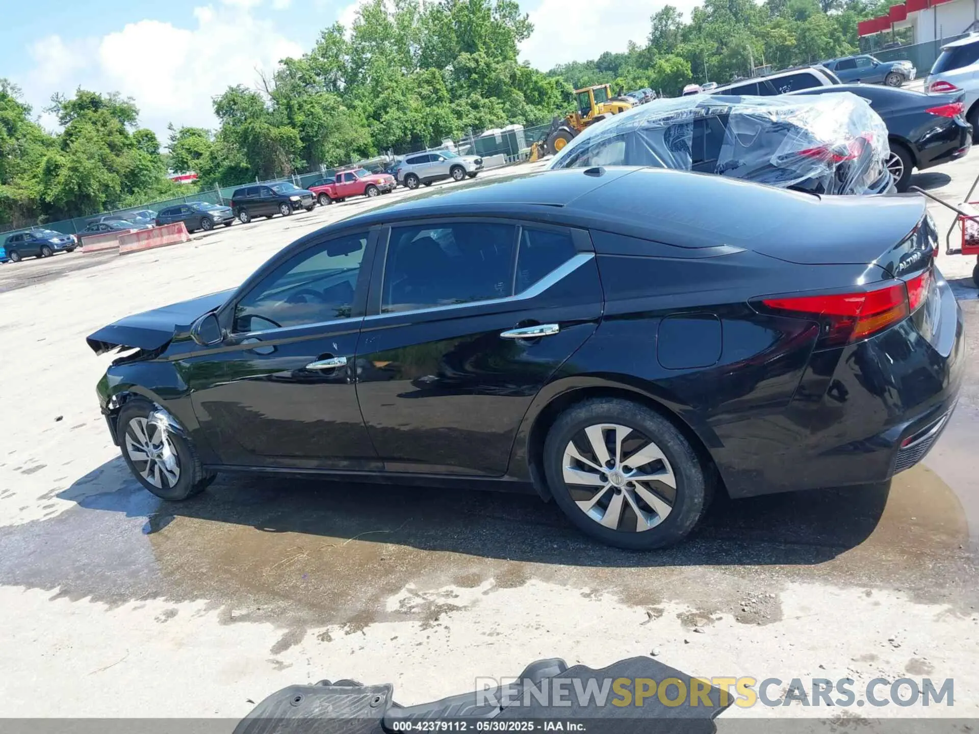 14 Photograph of a damaged car 1N4BL4BV2LC255743 NISSAN ALTIMA 2020
