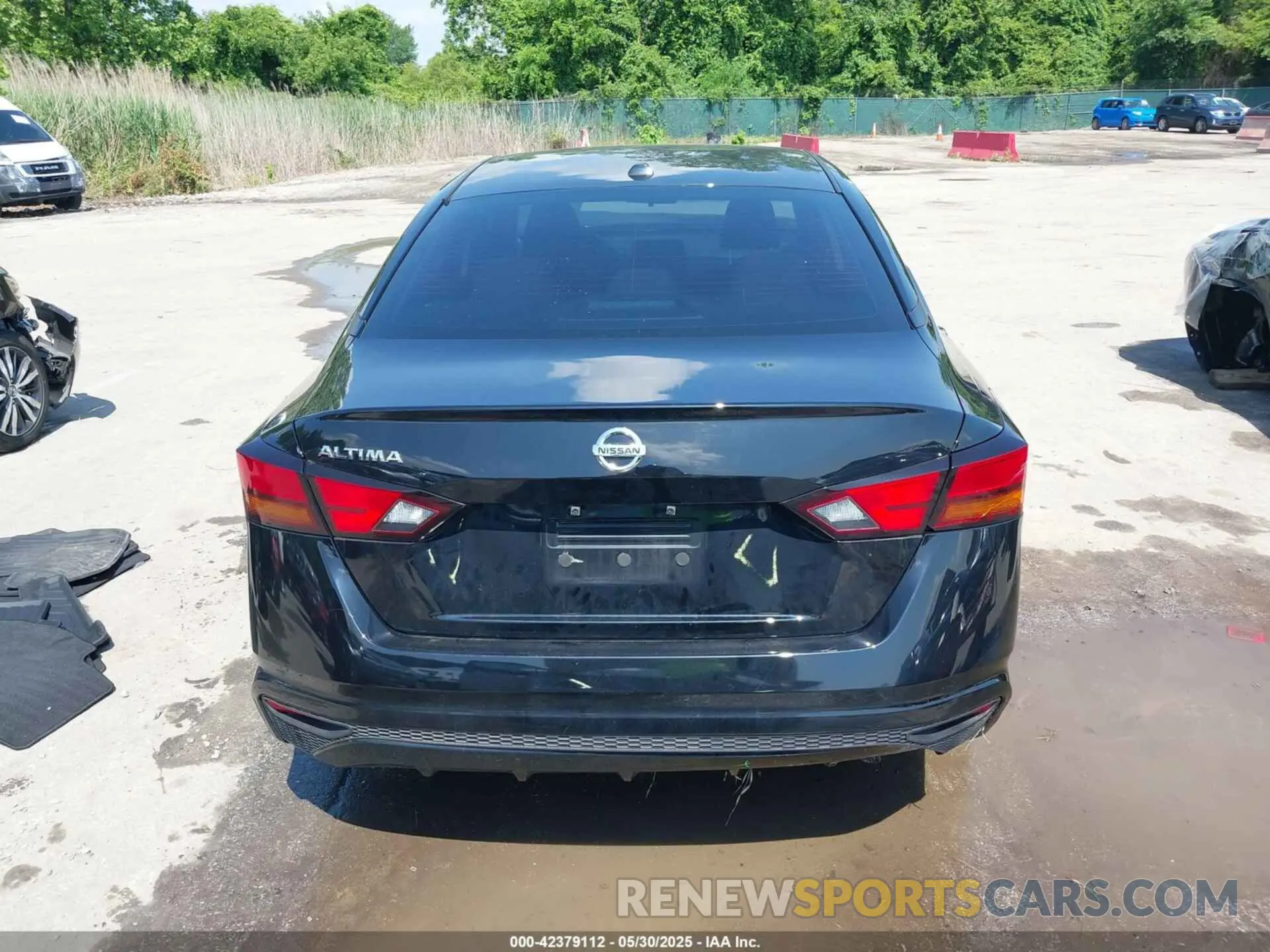 16 Photograph of a damaged car 1N4BL4BV2LC255743 NISSAN ALTIMA 2020