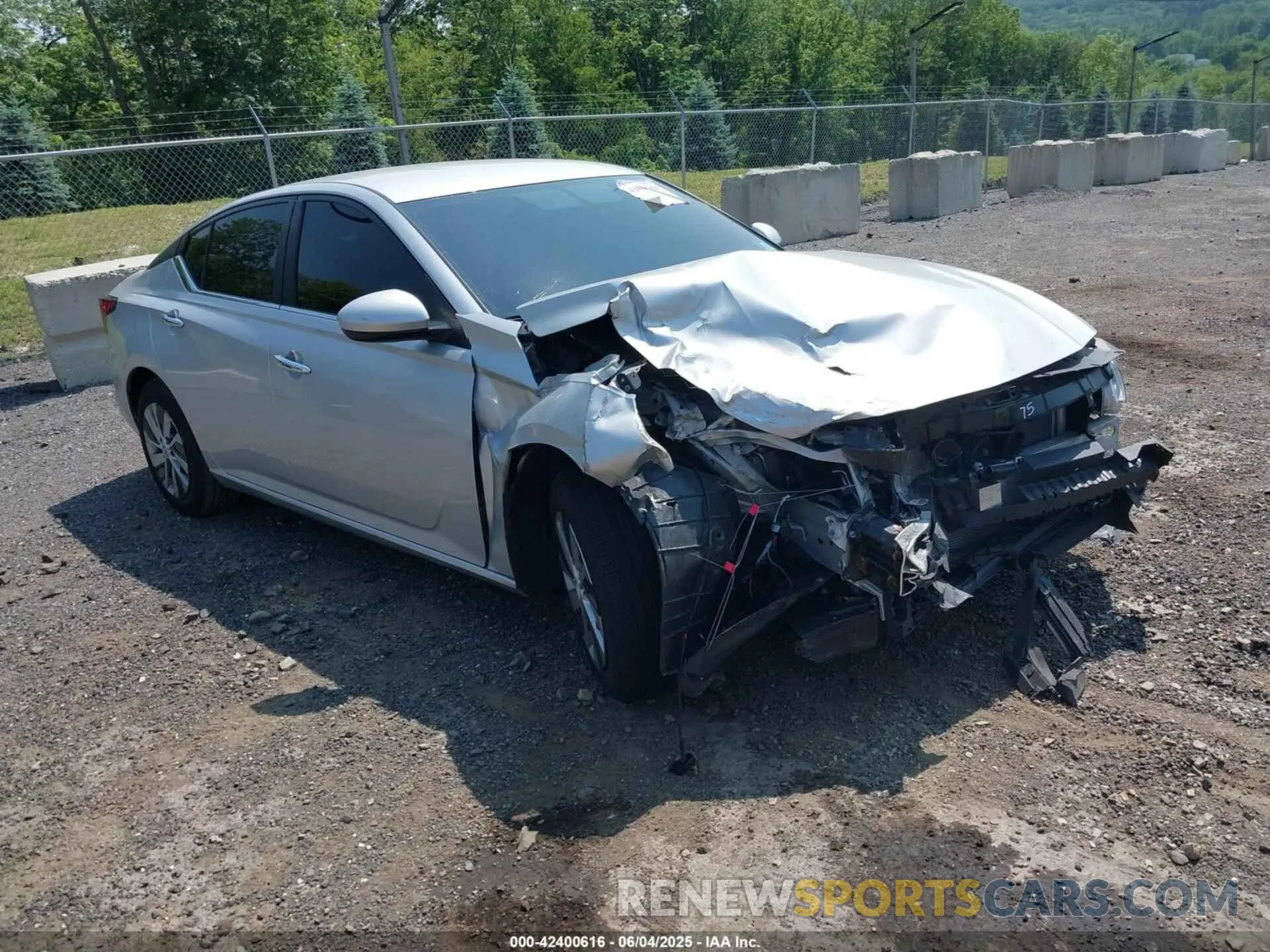 1 Photograph of a damaged car 1N4BL4BV2LC259128 NISSAN ALTIMA 2020