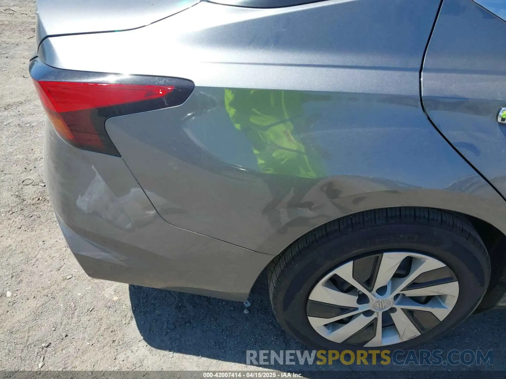 19 Photograph of a damaged car 1N4BL4BV2LC264734 NISSAN ALTIMA 2020