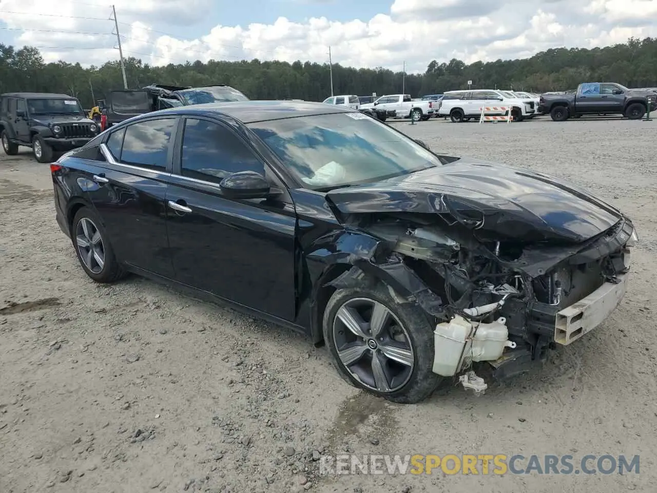 4 Photograph of a damaged car 1N4BL4BV2LC272509 NISSAN ALTIMA 2020