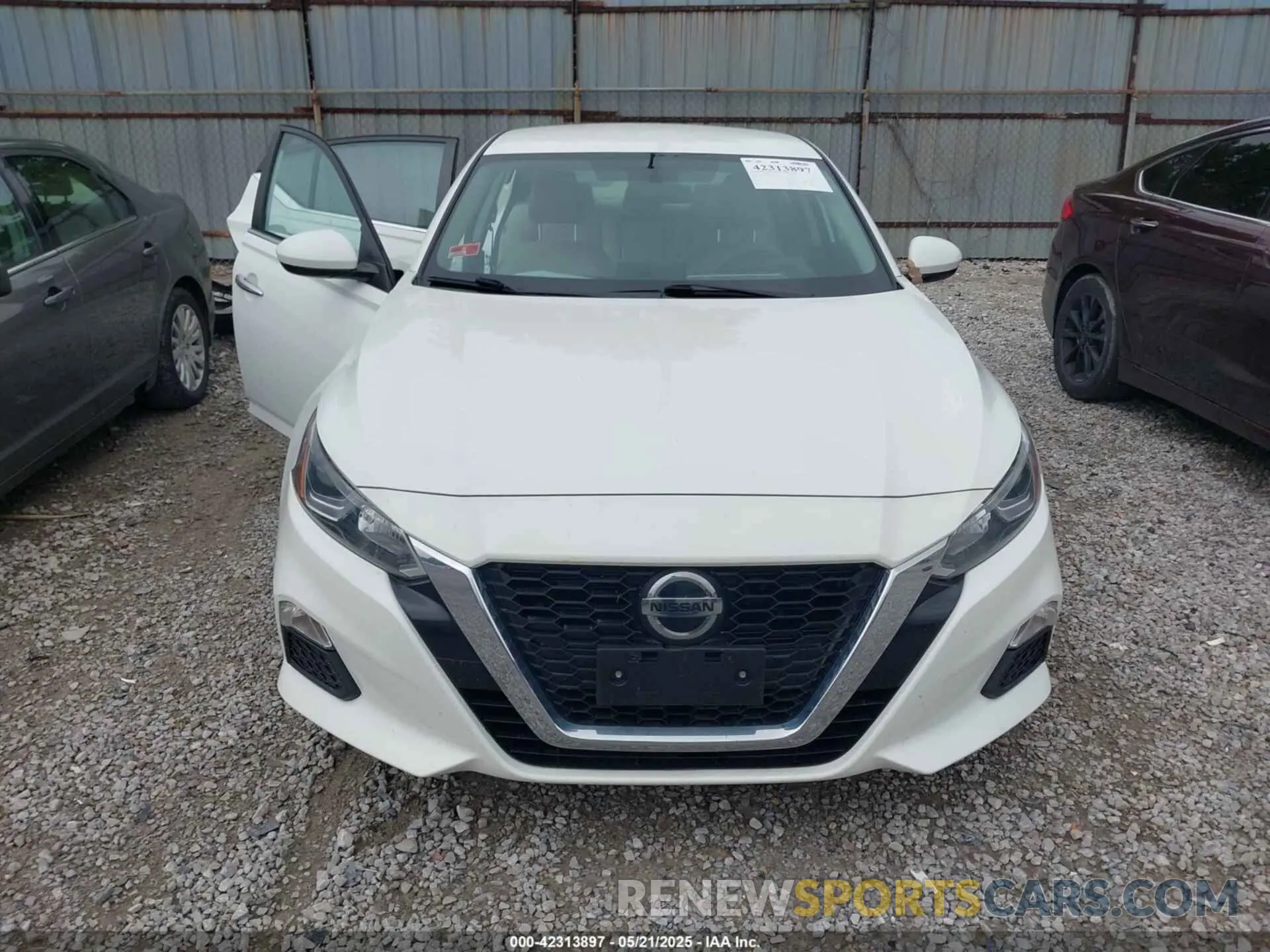12 Photograph of a damaged car 1N4BL4BV2LC275121 NISSAN ALTIMA 2020