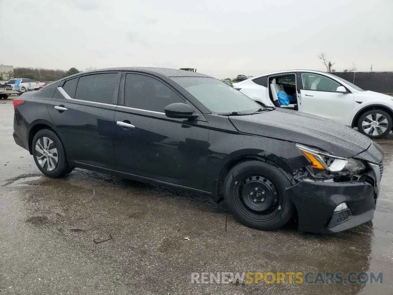 4 Photograph of a damaged car 1N4BL4BV2LN312303 NISSAN ALTIMA 2020