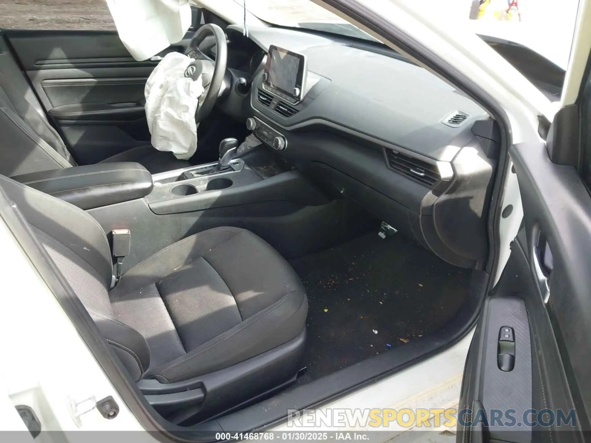 5 Photograph of a damaged car 1N4BL4BV2LN313211 NISSAN ALTIMA 2020