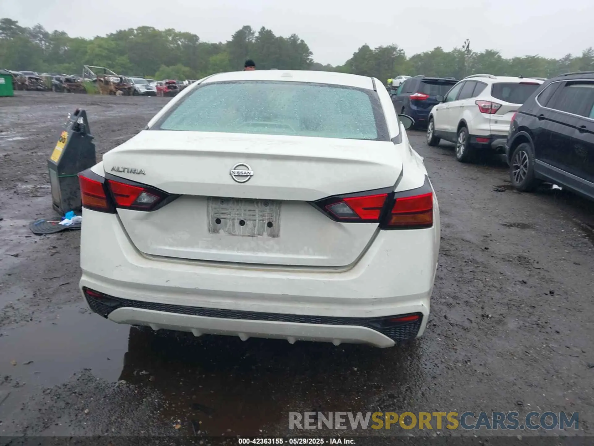 16 Photograph of a damaged car 1N4BL4BV2LN323771 NISSAN ALTIMA 2020