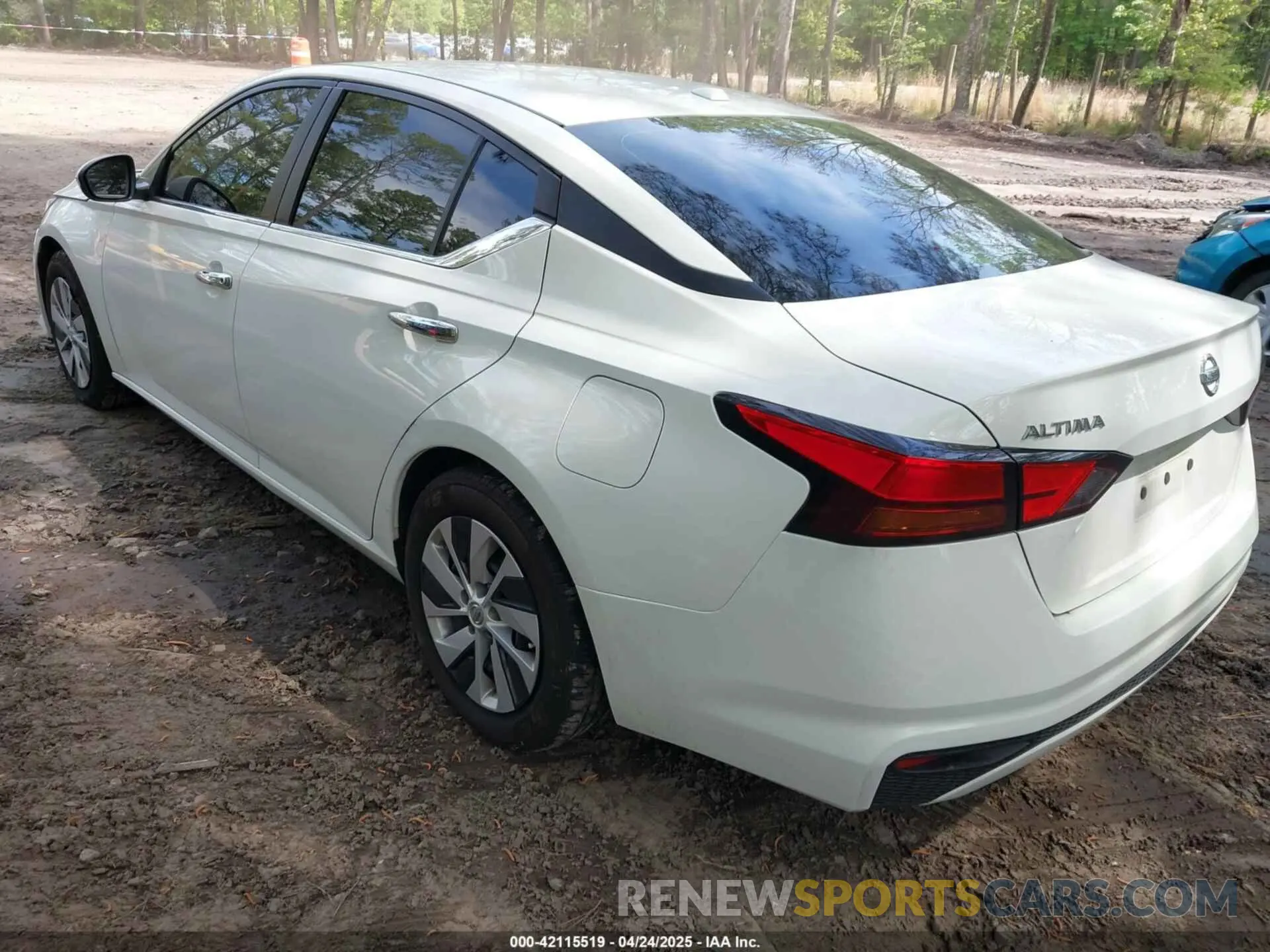 3 Photograph of a damaged car 1N4BL4BV3LC120481 NISSAN ALTIMA 2020