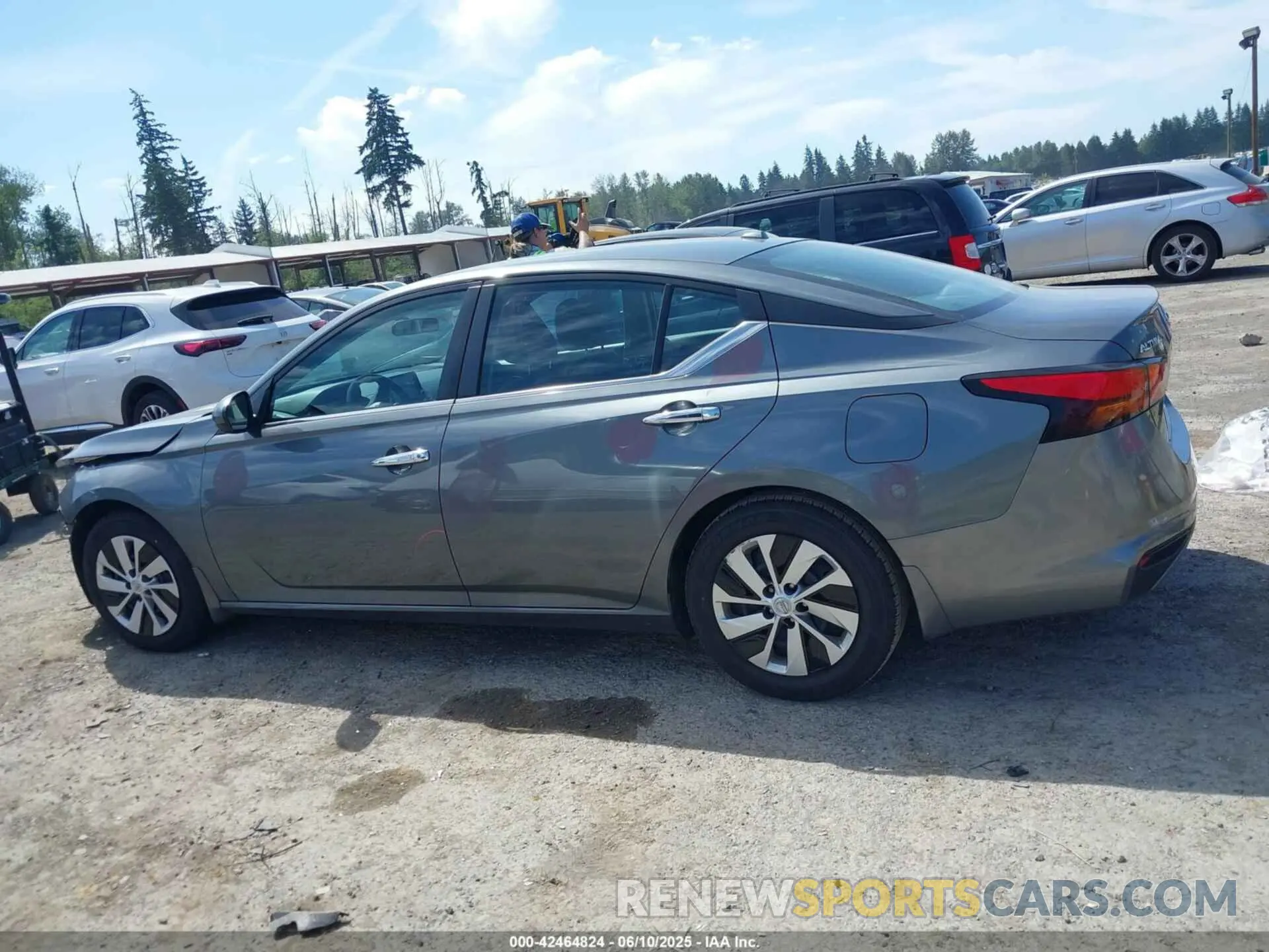 15 Photograph of a damaged car 1N4BL4BV3LC136941 NISSAN ALTIMA 2020