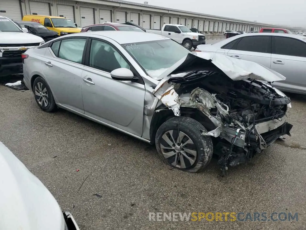4 Photograph of a damaged car 1N4BL4BV3LC147700 NISSAN ALTIMA 2020