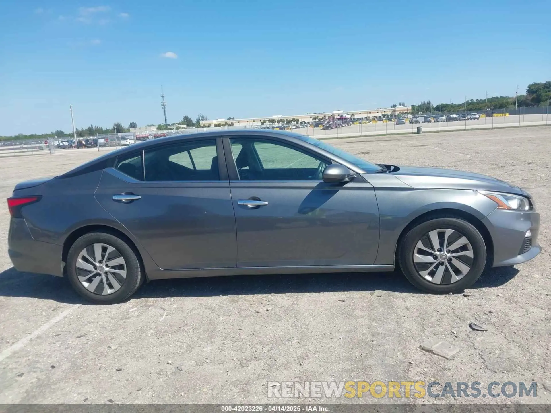 13 Photograph of a damaged car 1N4BL4BV3LC149088 NISSAN ALTIMA 2020